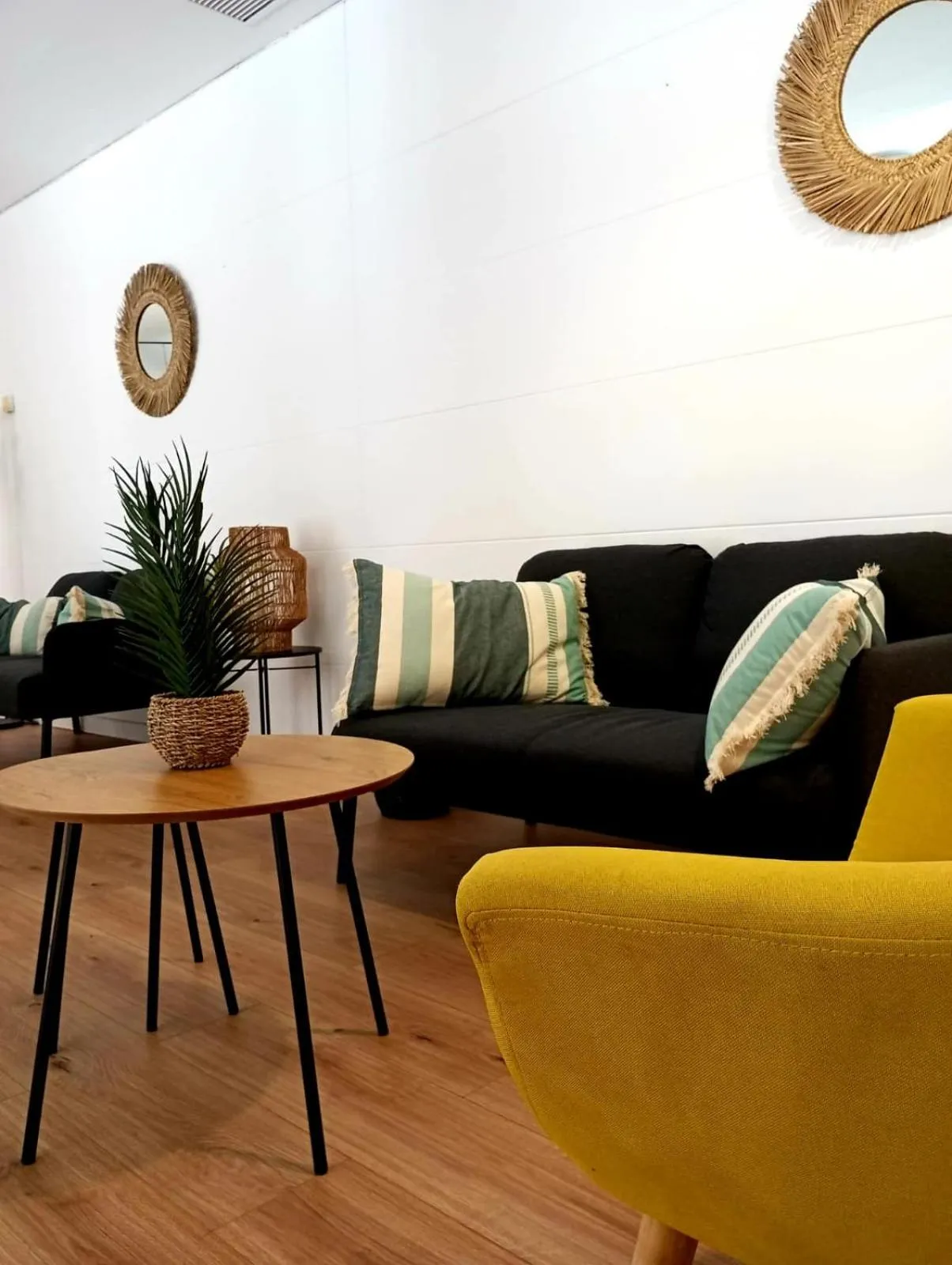 Living room in Fleming Center by Punta 25 Hotels Group