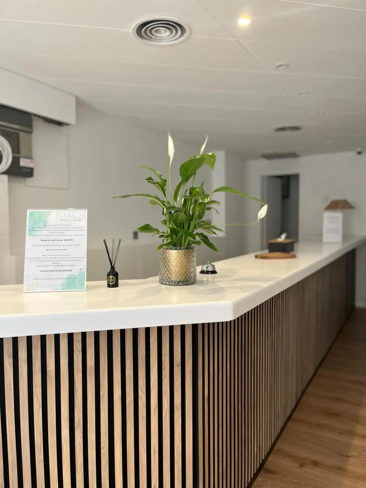 Lobby or reception in Fleming Center by Punta 25 Hotels Group