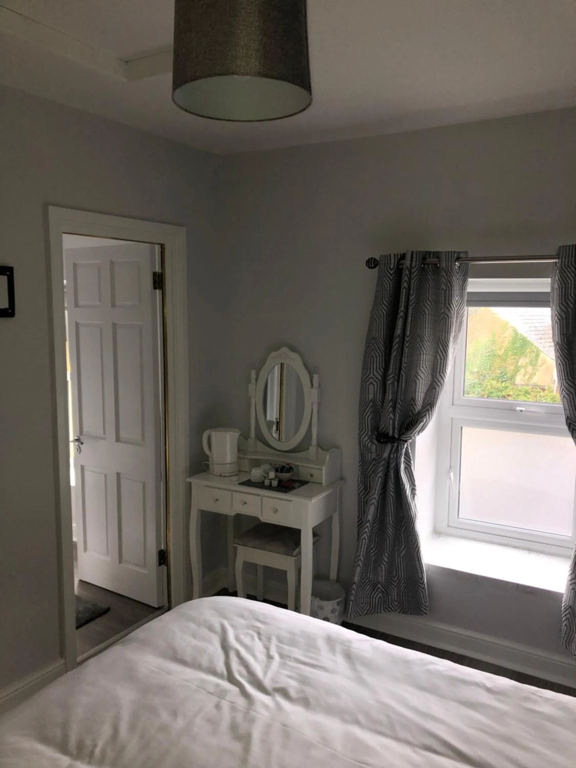 Bed in Fiddlestone Bar and B&B