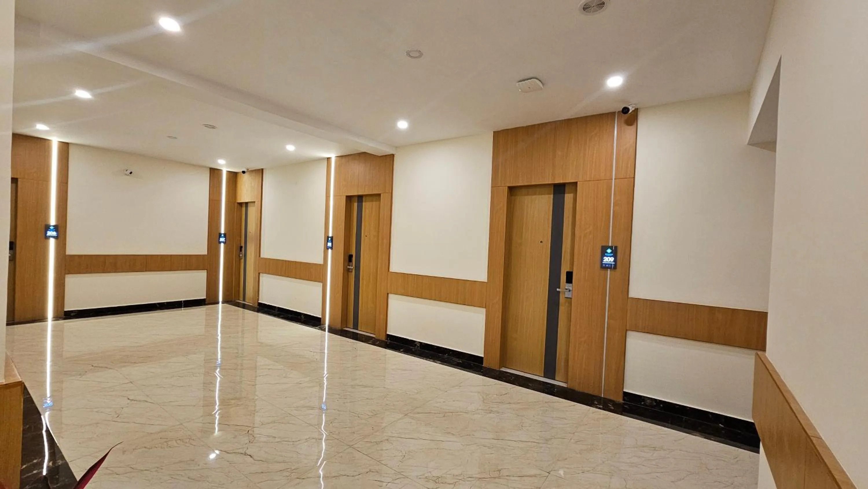 Lobby or reception in Emerald Urban Comforts