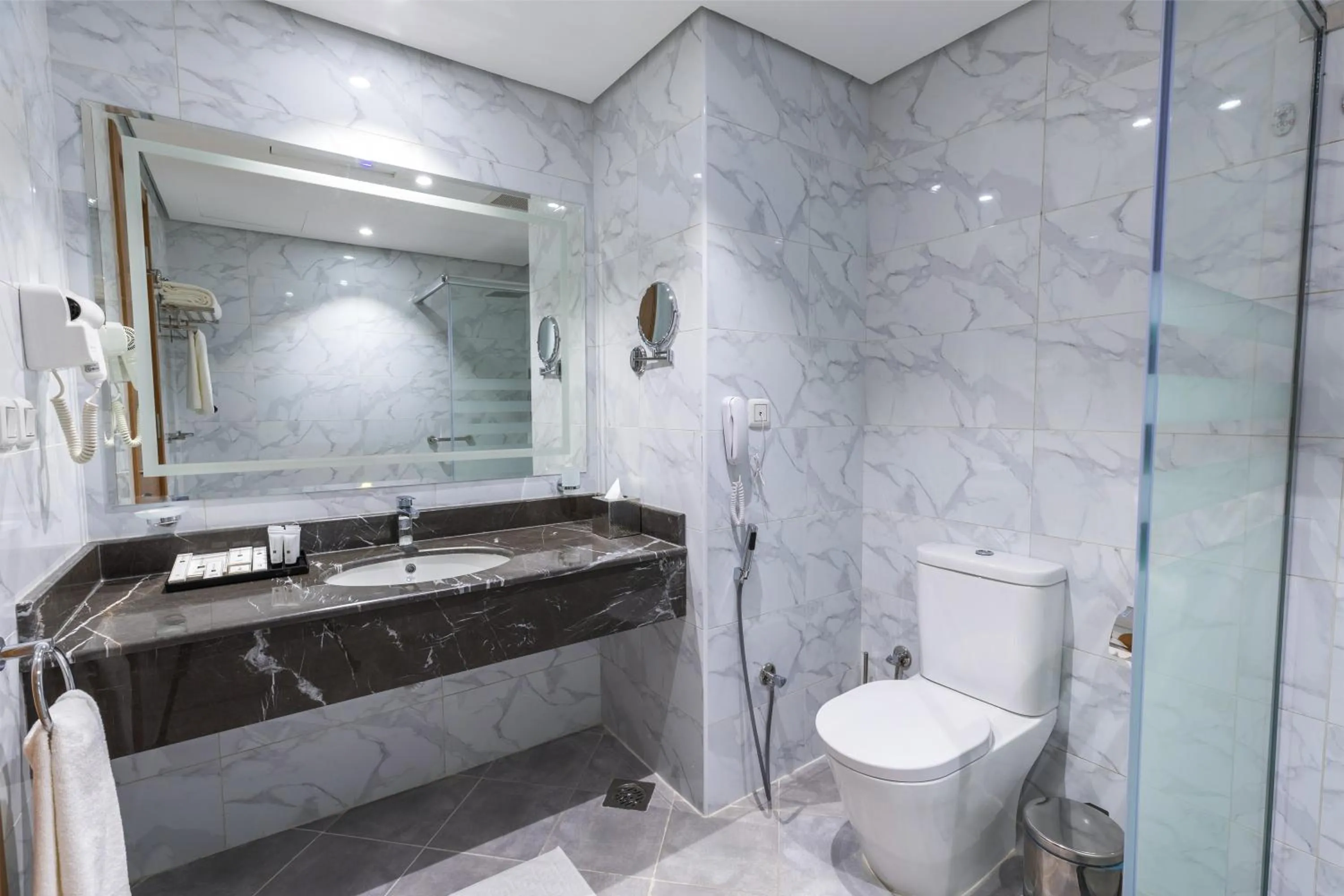 Shower in TIME Ruba Hotel & Suites