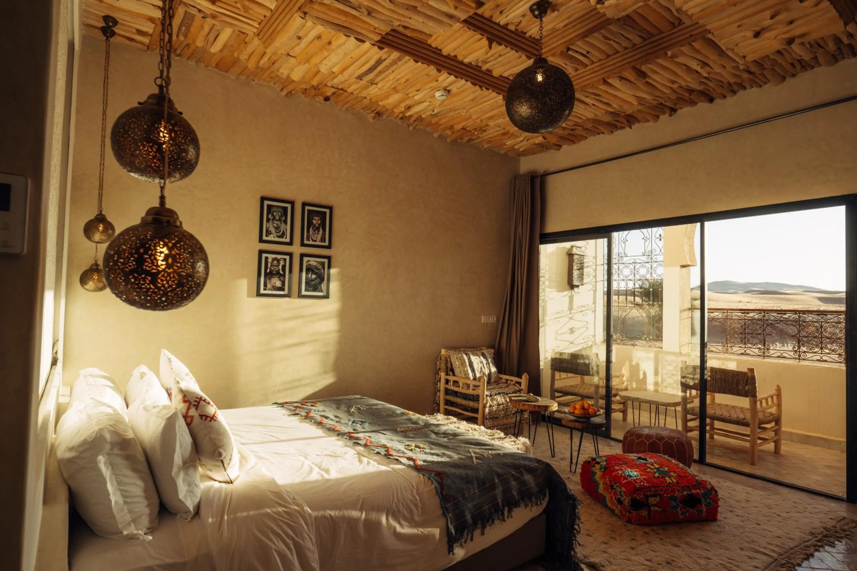 Living room, Bed in Sahara pearl Hotel