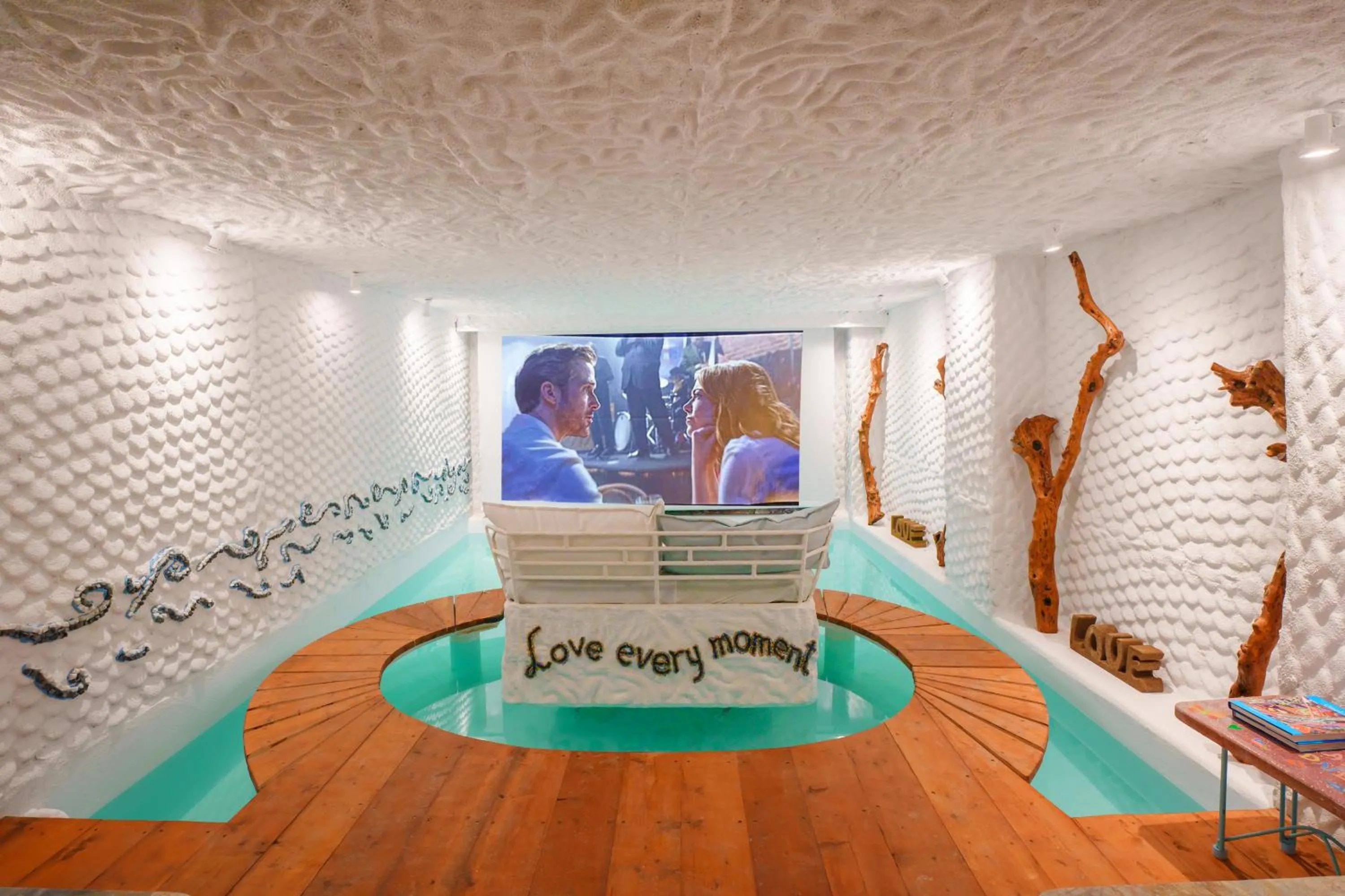 Agalia Luxury Suites