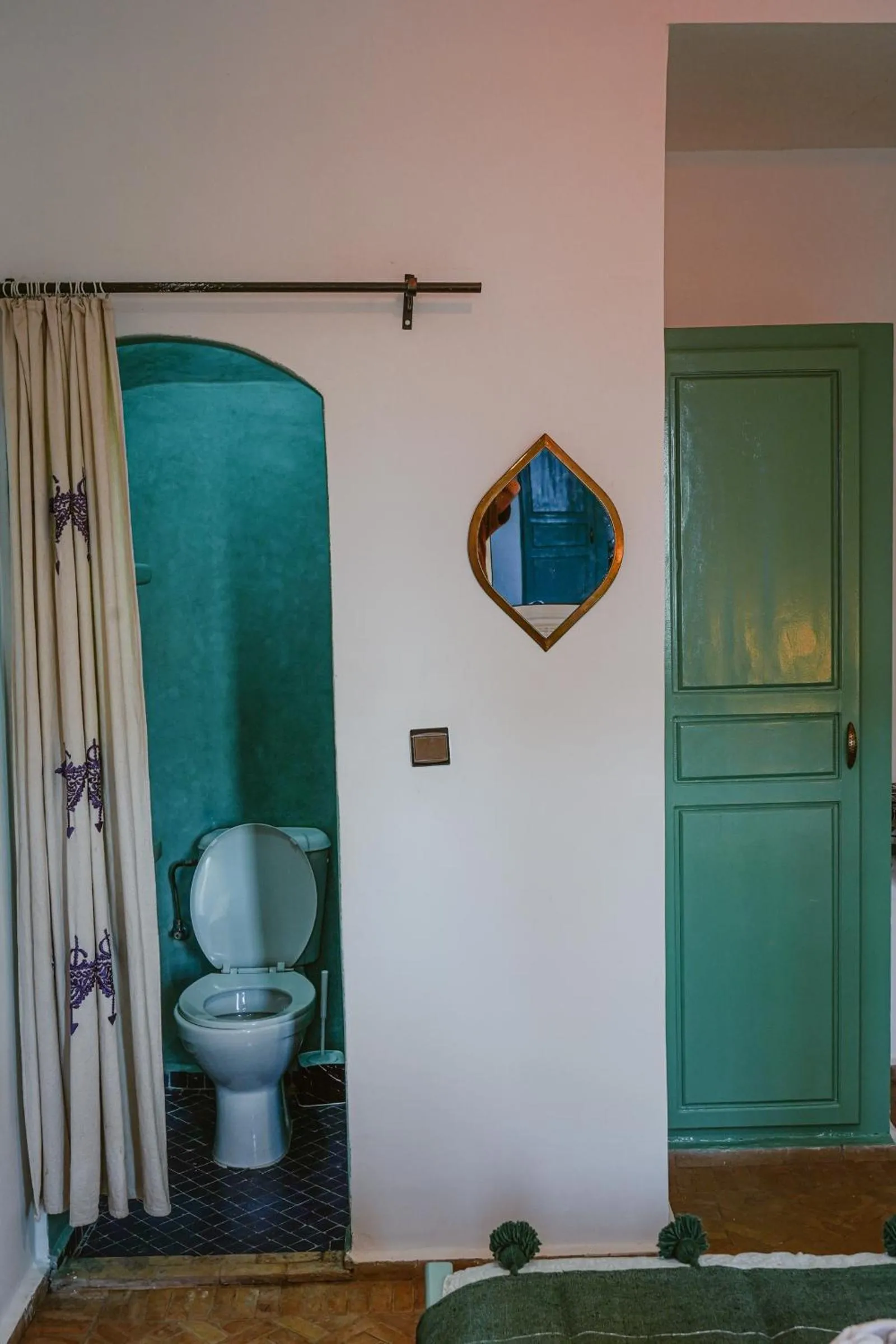 Bathroom in MojaSurf - Surf & Triathlon Camp