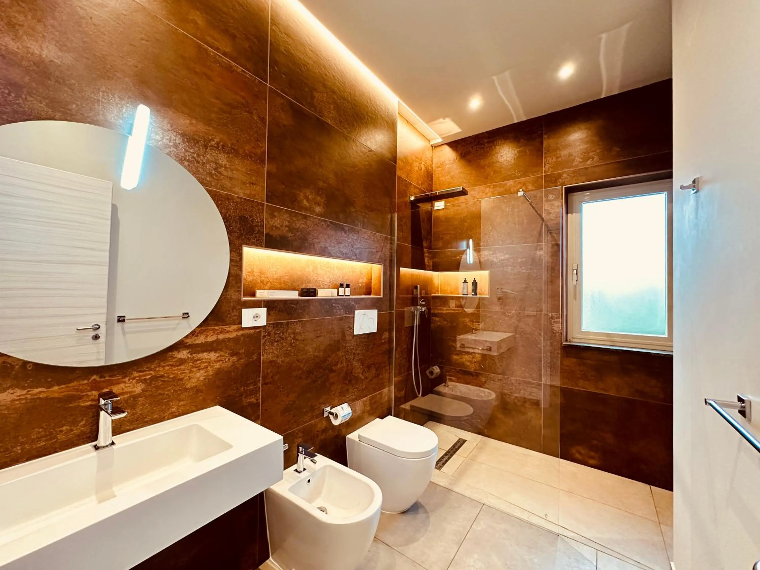 Shower in Villa Paglianiti - Your FAMILY Residence!