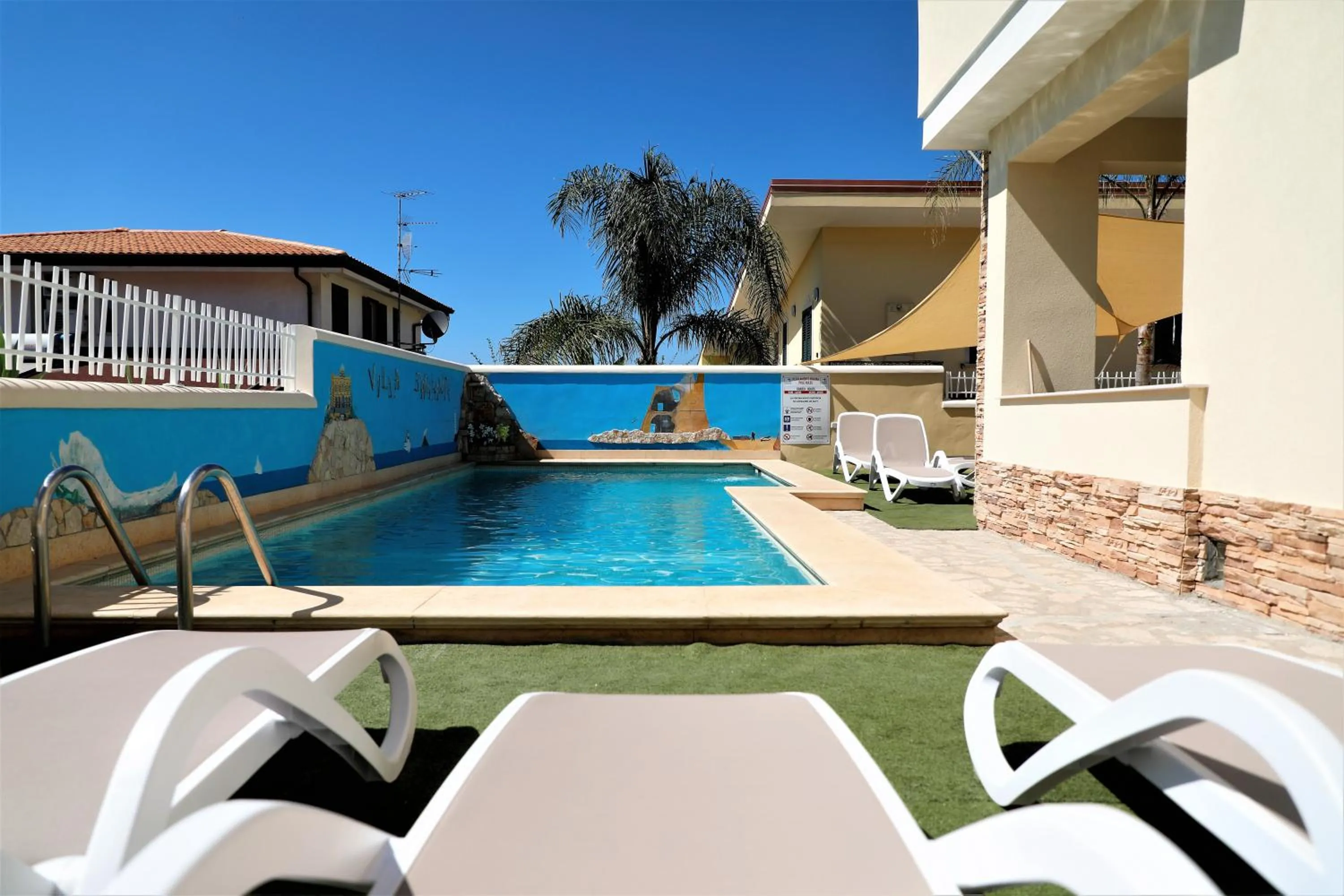 Swimming pool in Villa Paglianiti - Your FAMILY Residence!