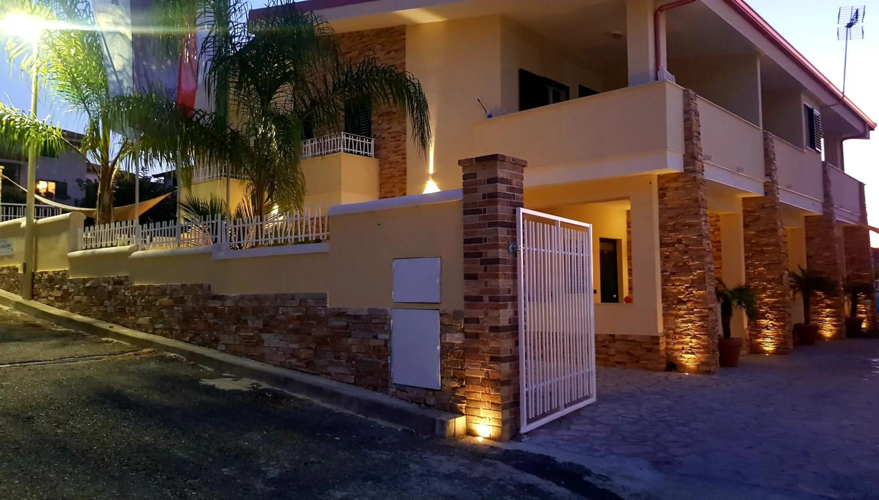 Facade/entrance in Villa Paglianiti - Your FAMILY Residence!