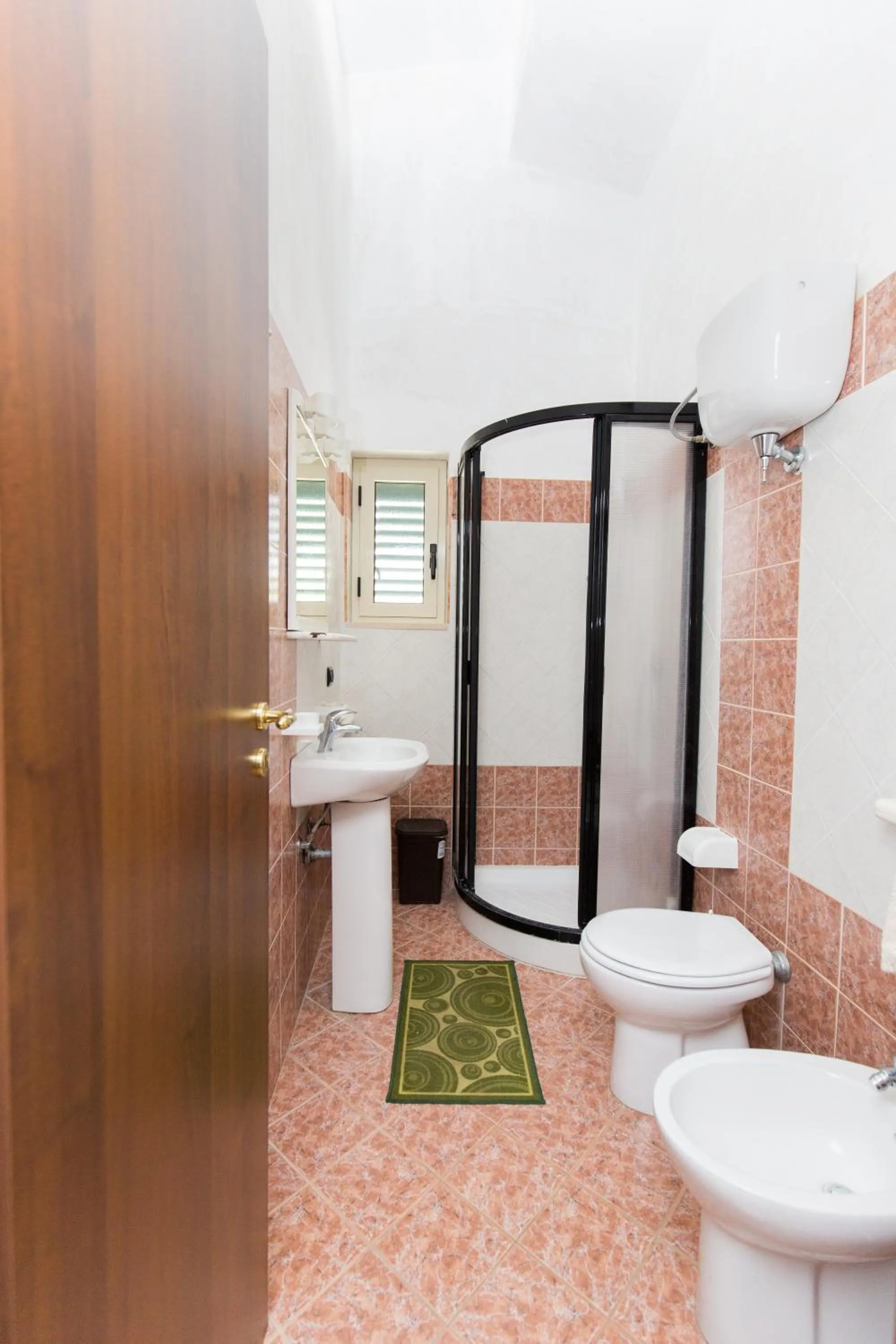 Bathroom in Villa Paglianiti - Your FAMILY Residence!