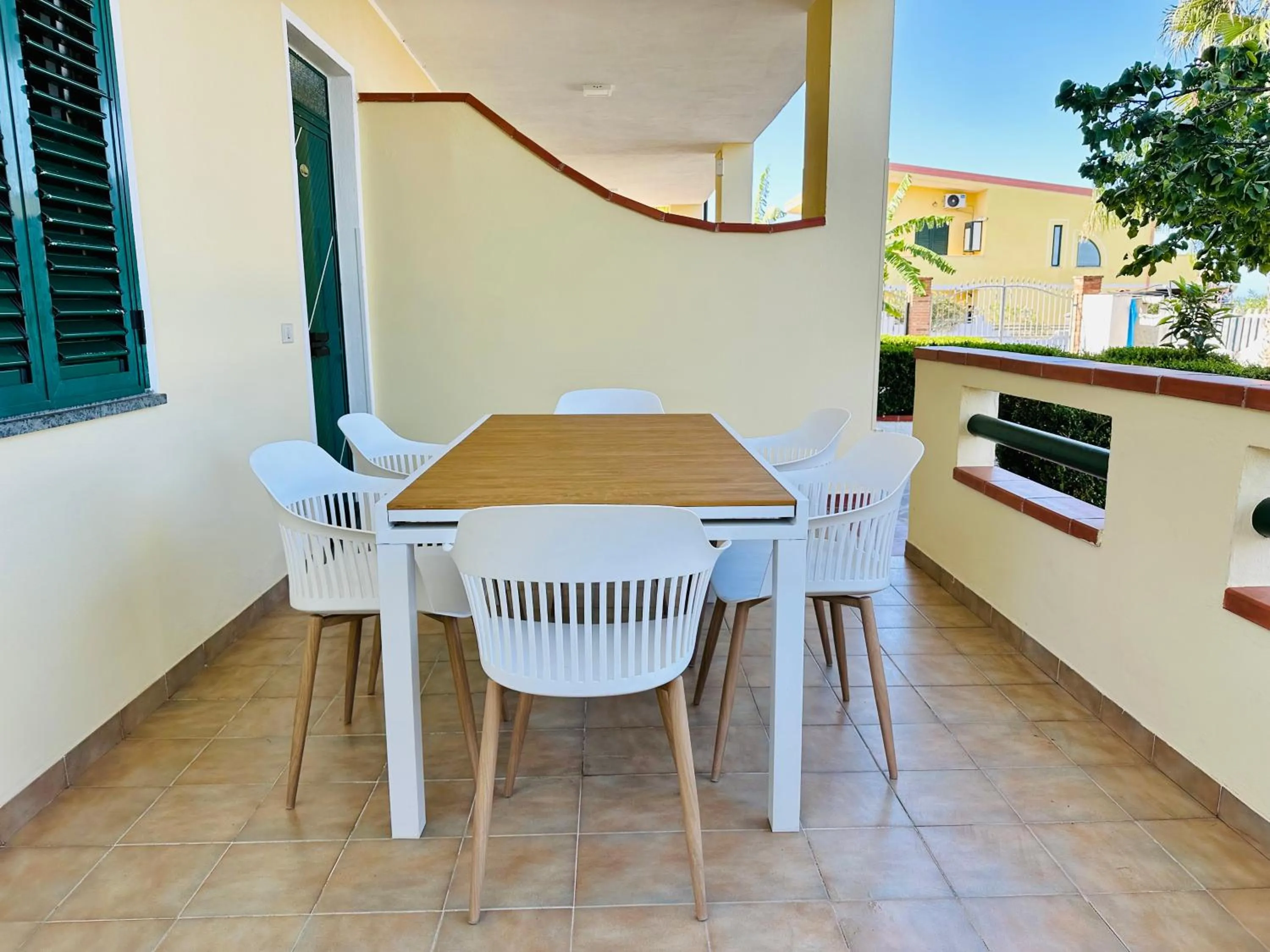 Patio in Villa Paglianiti - Your FAMILY Residence!