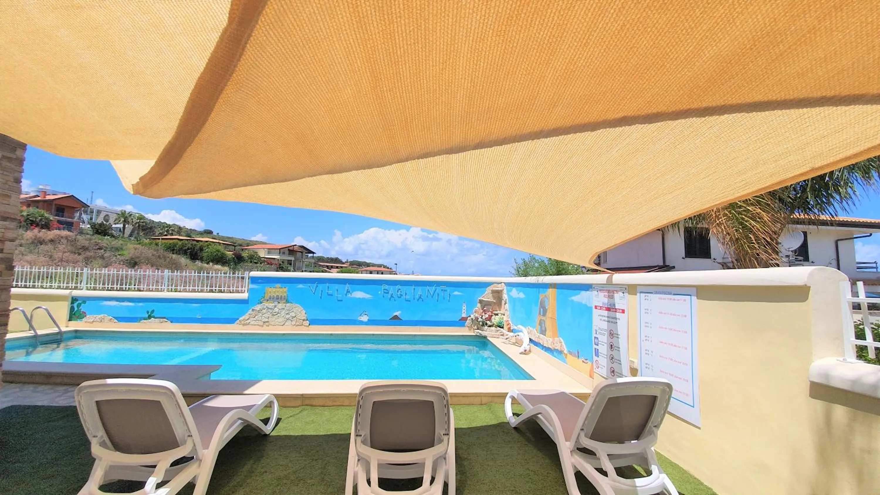 Swimming pool in Villa Paglianiti - Your FAMILY Residence!