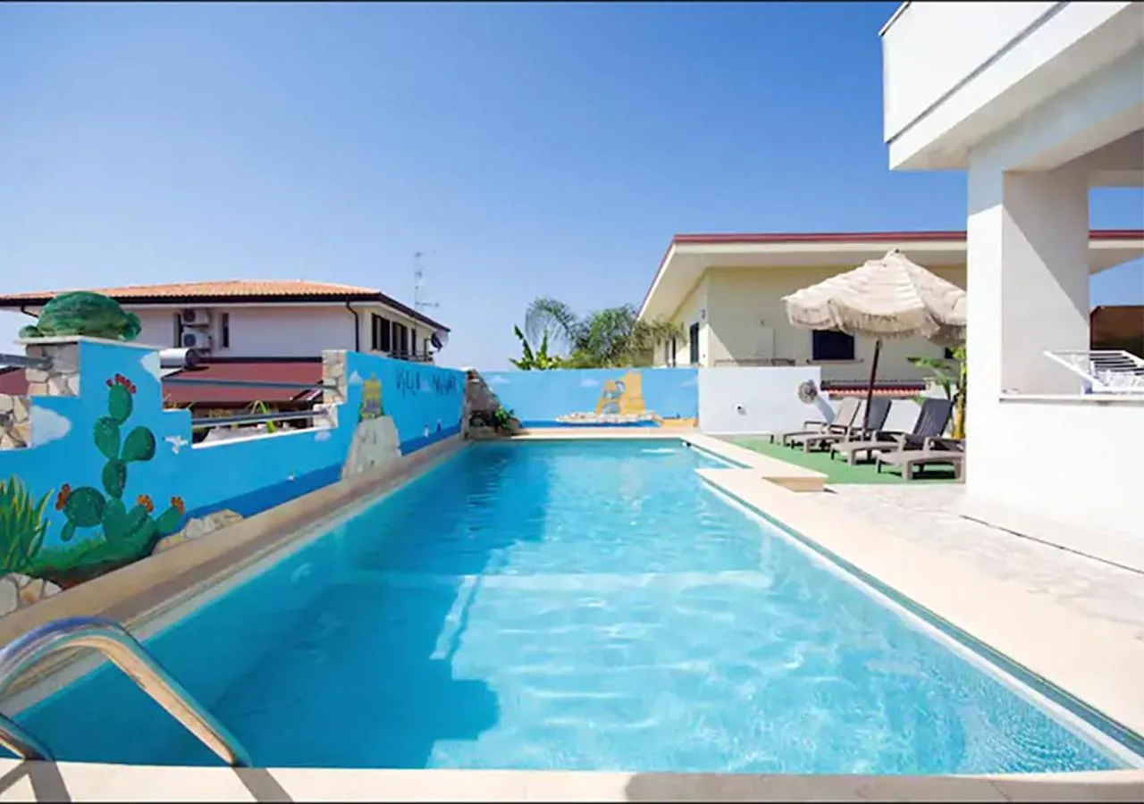 Swimming pool in Villa Paglianiti - Your FAMILY Residence!