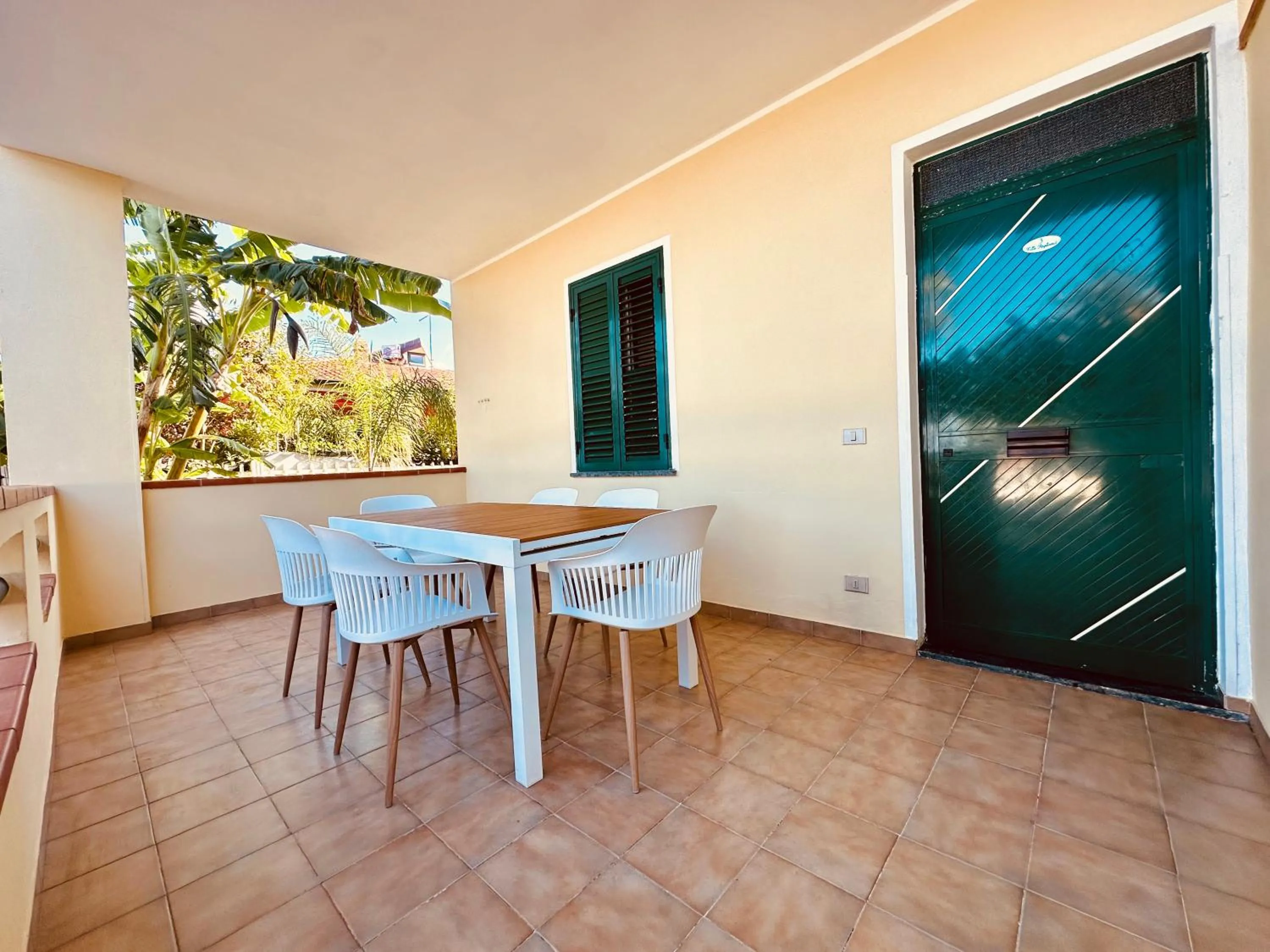 Patio in Villa Paglianiti - Your FAMILY Residence!