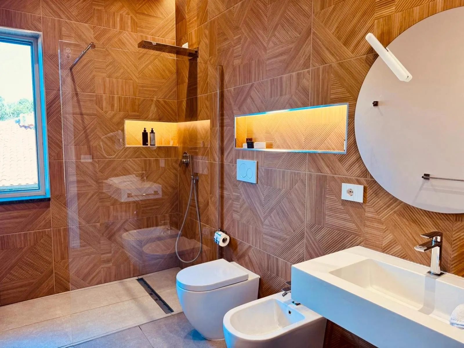Shower in Villa Paglianiti - Your FAMILY Residence!