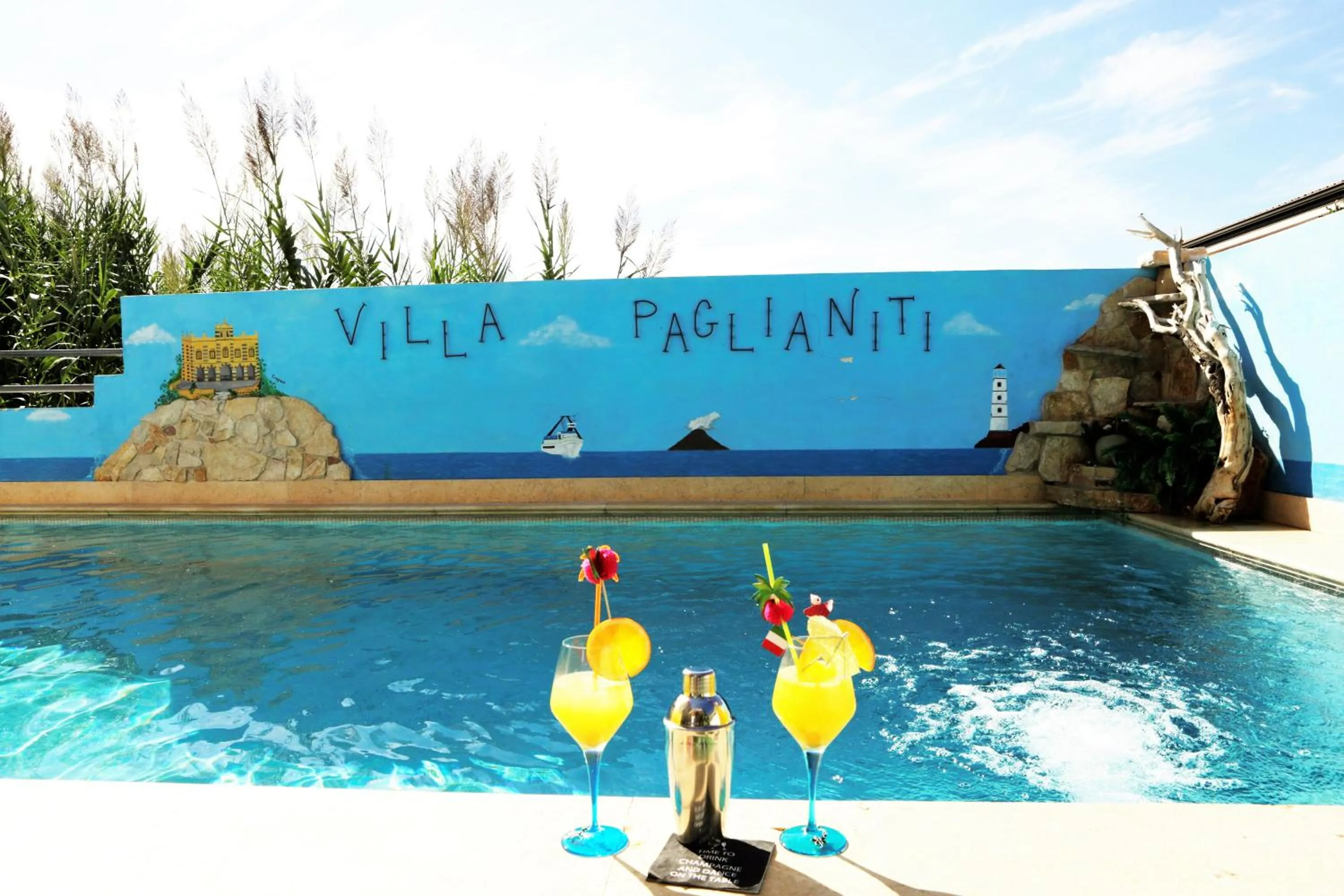 Swimming pool in Villa Paglianiti - Your FAMILY Residence!