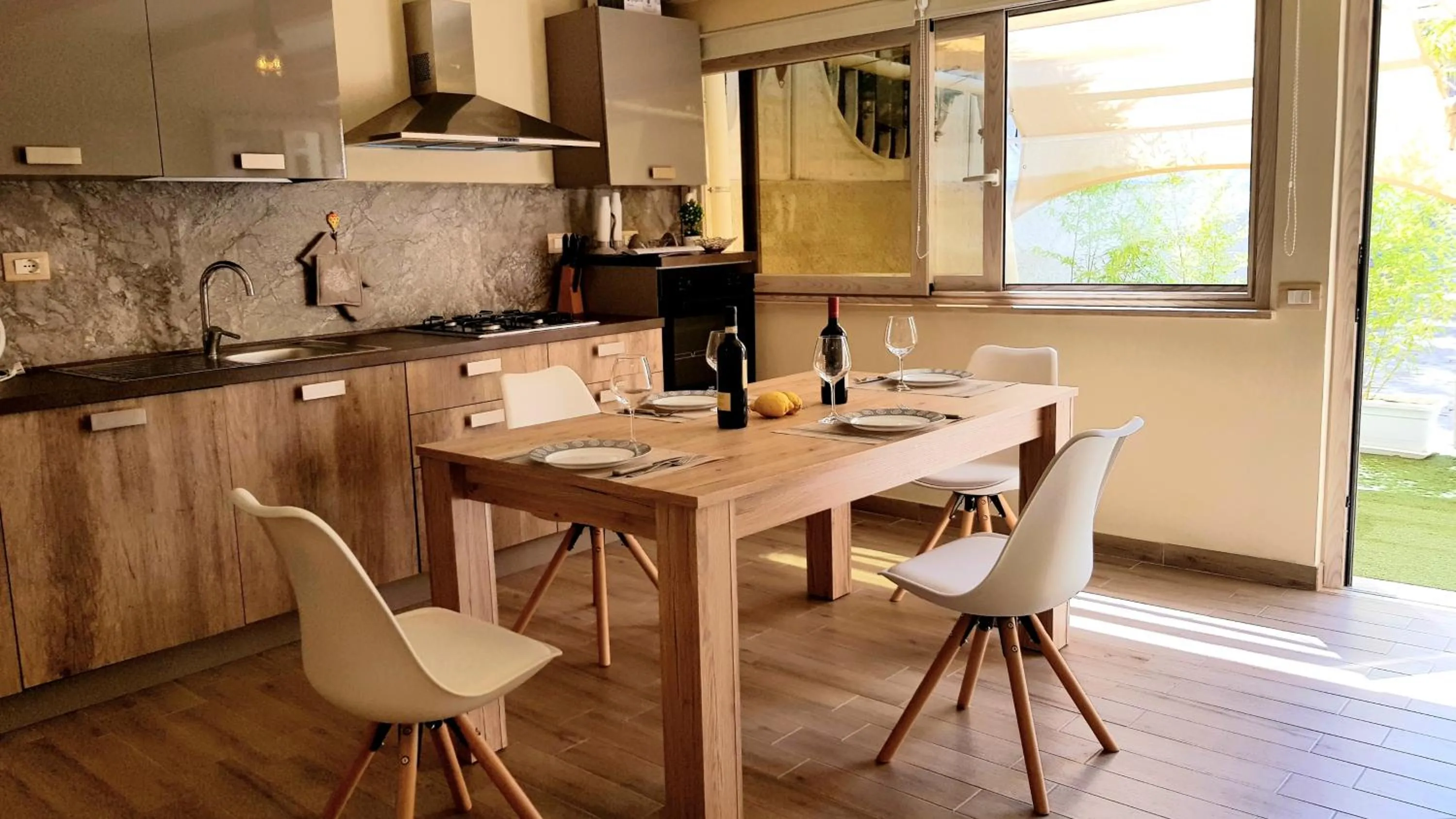 Dining area in Villa Paglianiti - Your FAMILY Residence!