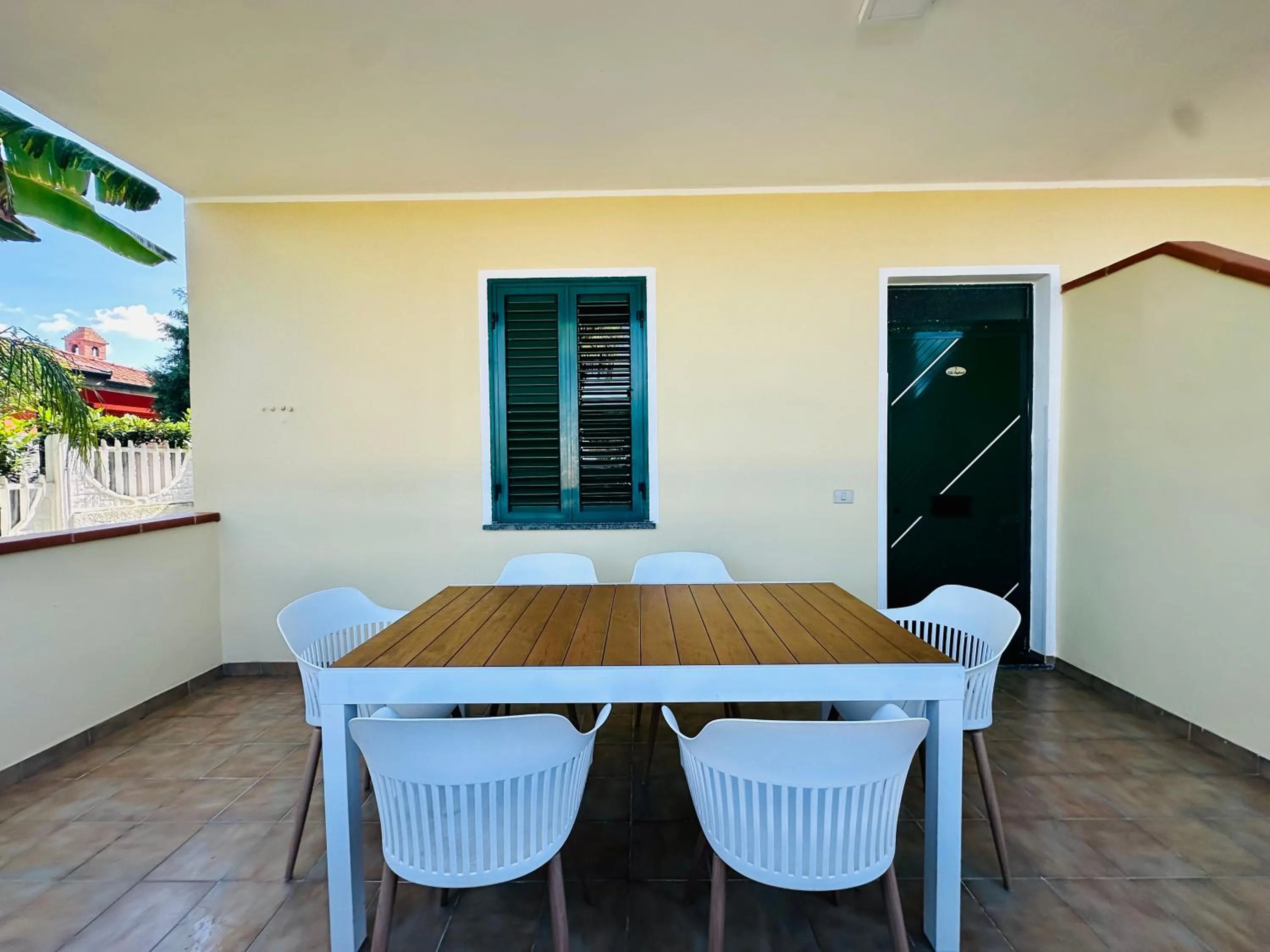 Patio in Villa Paglianiti - Your FAMILY Residence!
