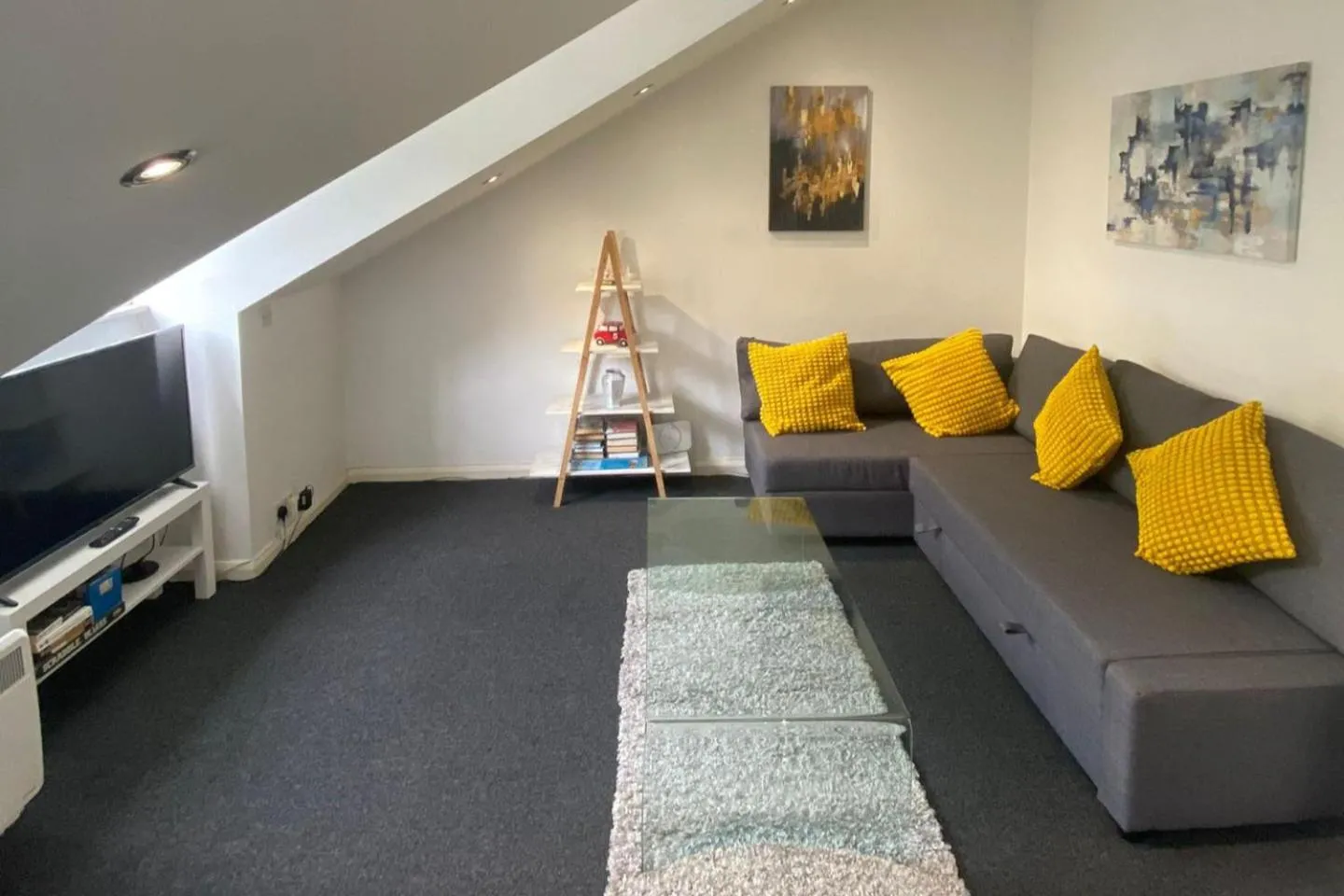 Apartment - Sleeps 4 & Excellent Transport Links