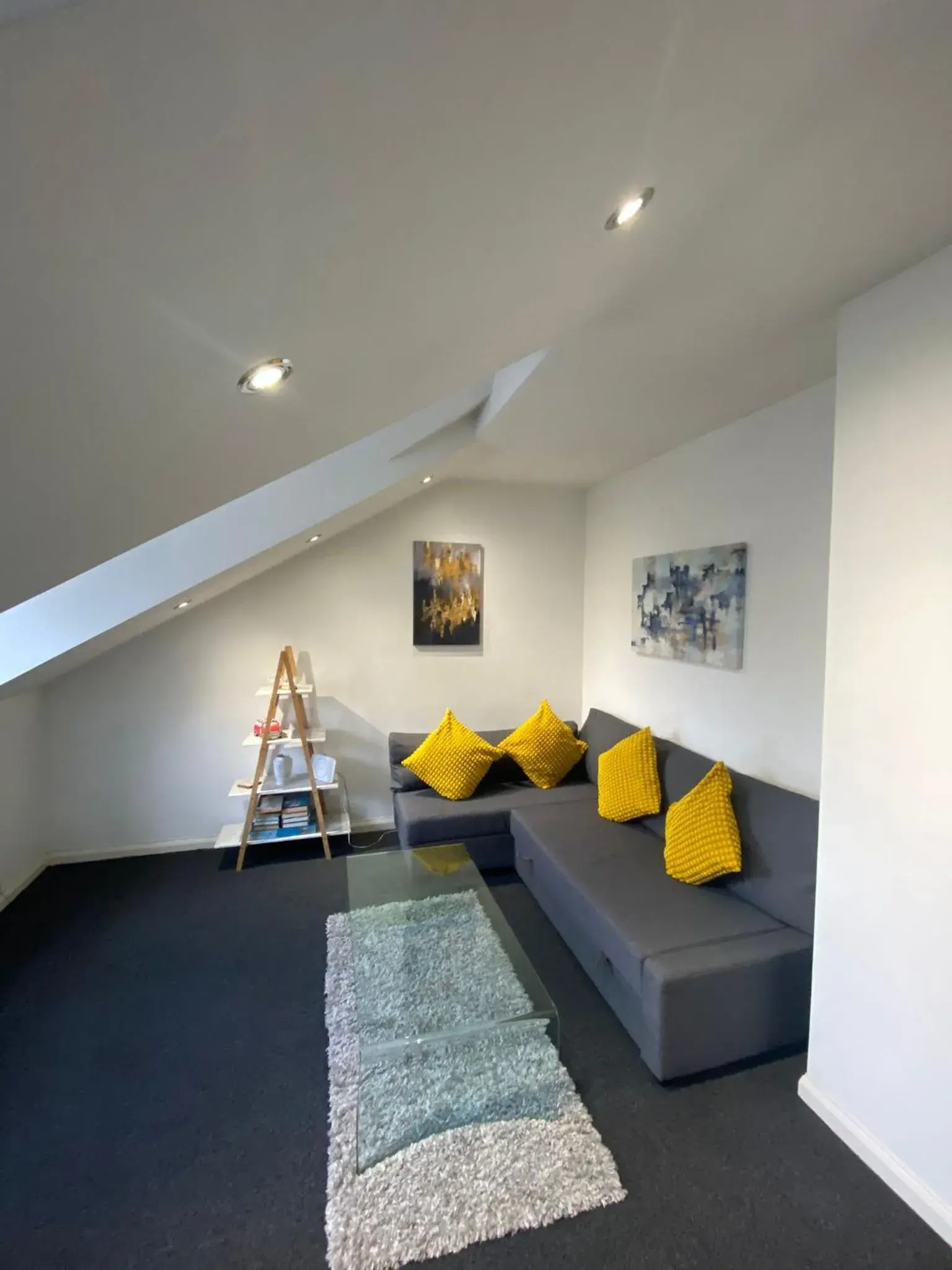 Apartment - Sleeps 4 & Excellent Transport Links Apartment - Sleeps 4 & Excellent Transport Links