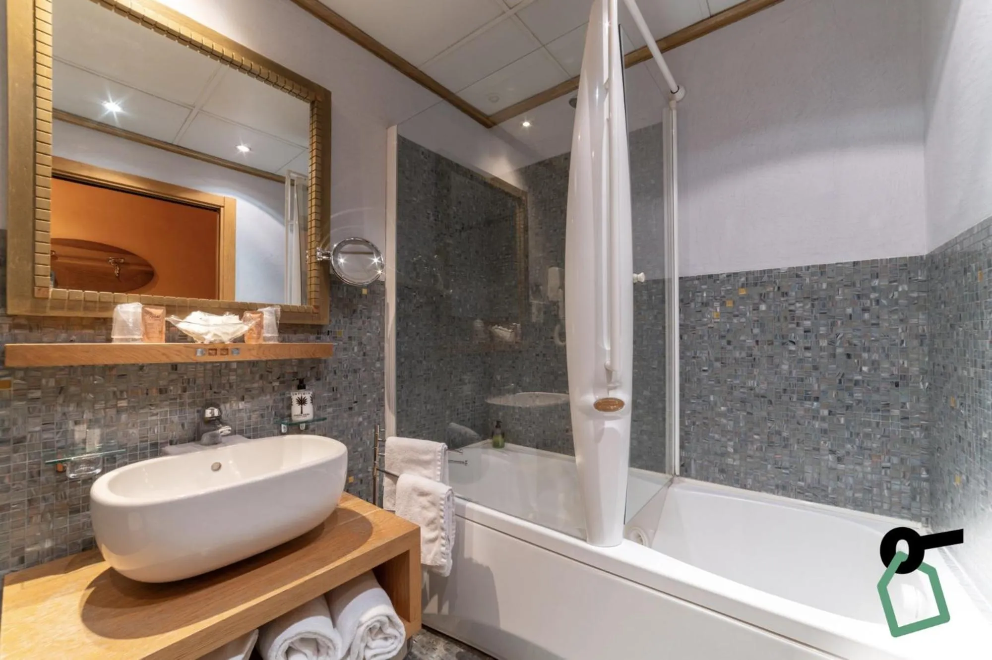 Bathroom in HOTIDAY Discovery - Residence Verona