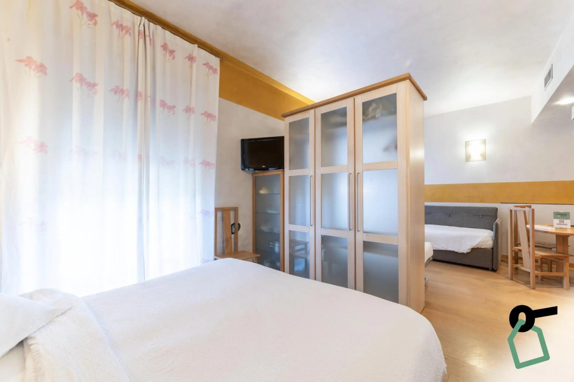 Photo of the whole room in HOTIDAY Discovery - Residence Verona