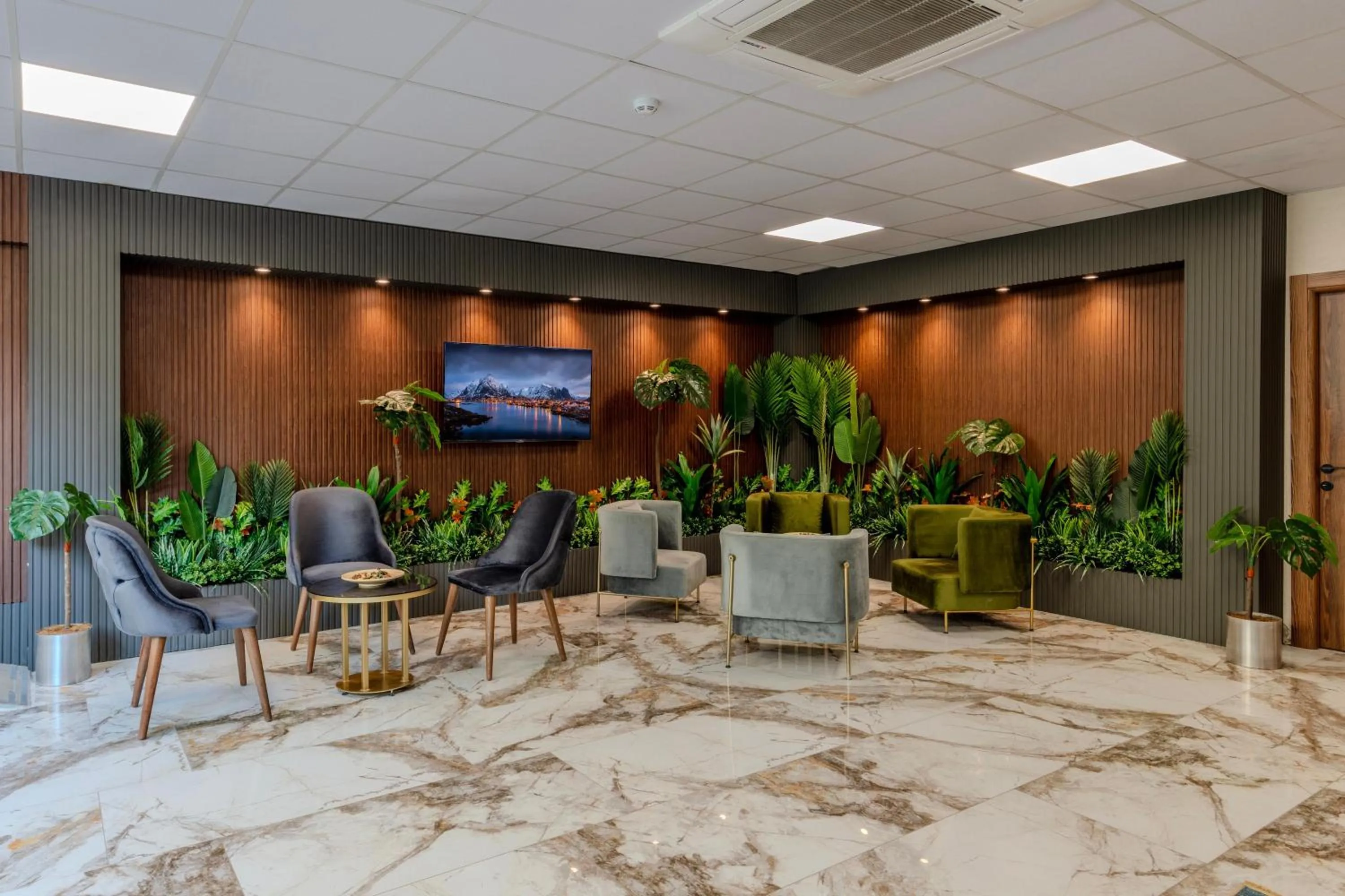 Lobby or reception in The Business Class Hotel