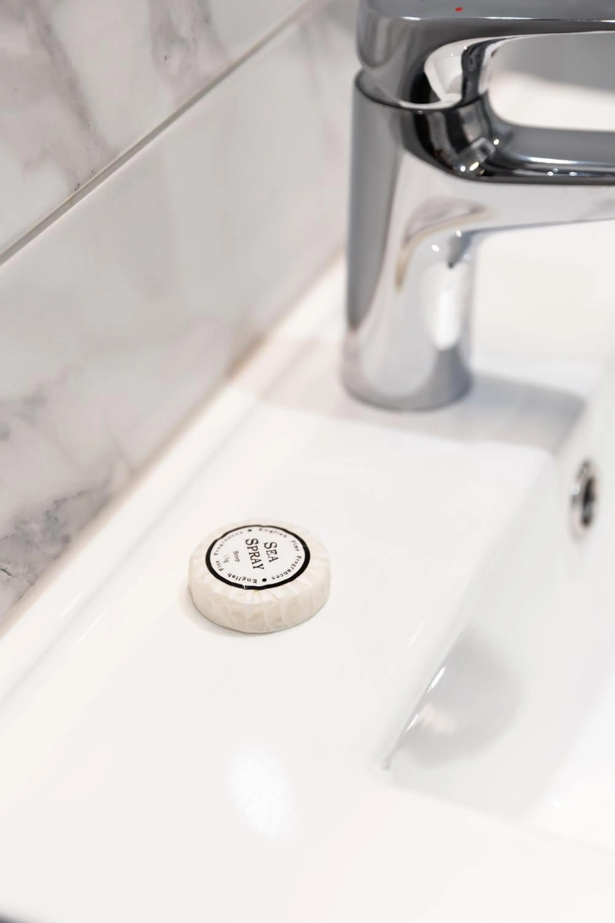 Bathroom in George Hotel