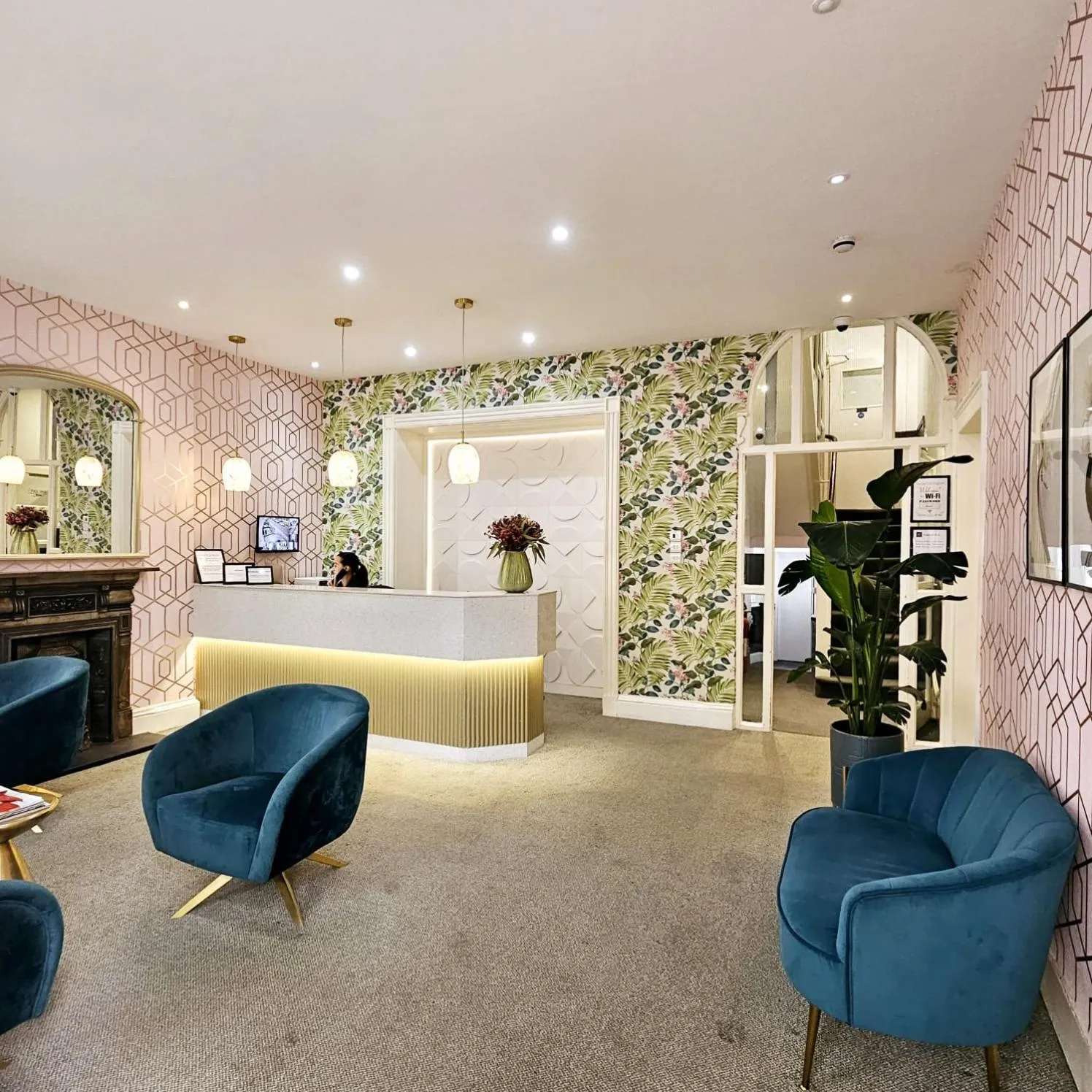 Lobby or reception in George Hotel