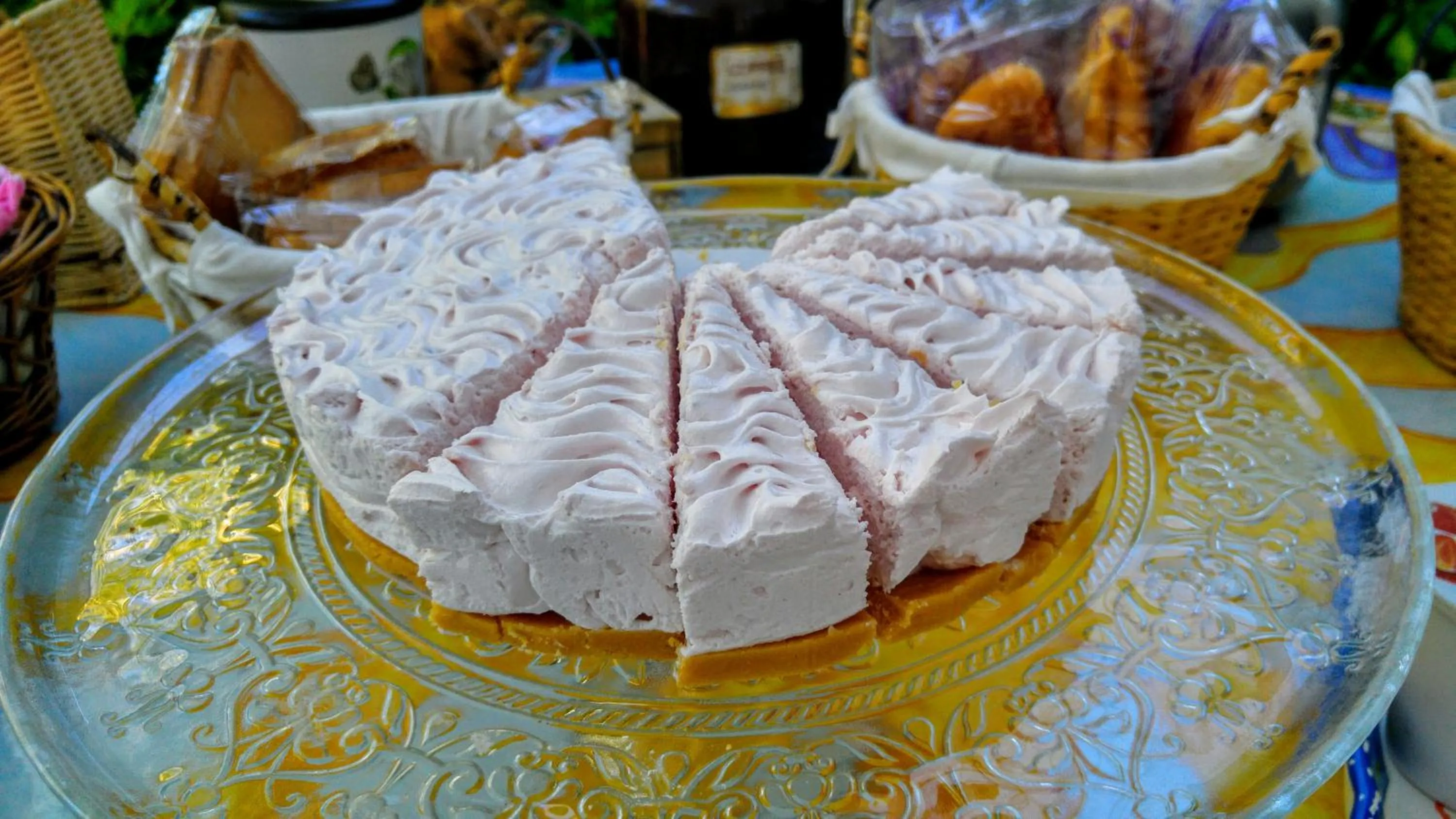 Italian breakfast in Villa Ortensia