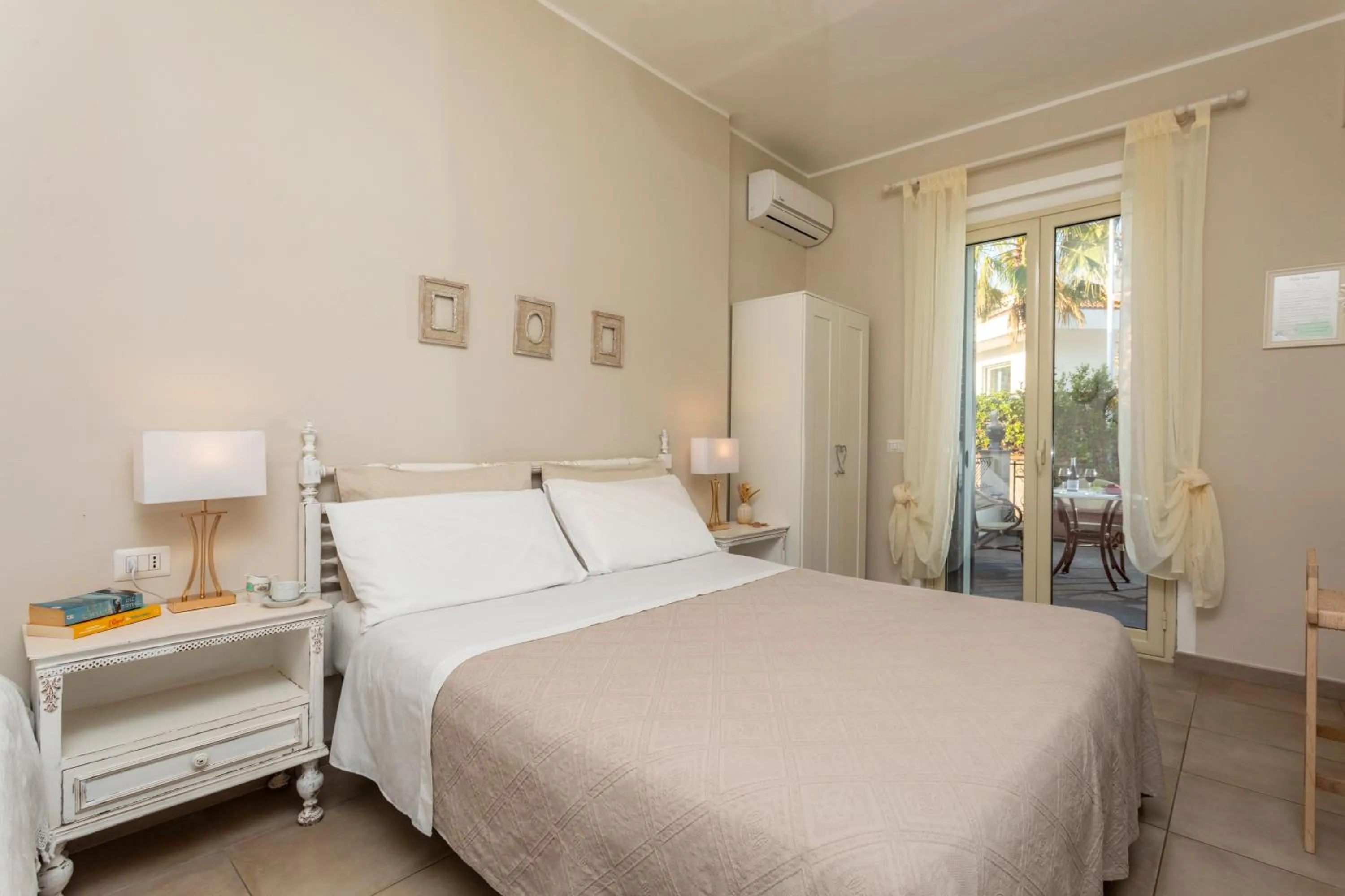 Bed in Villa Ortensia