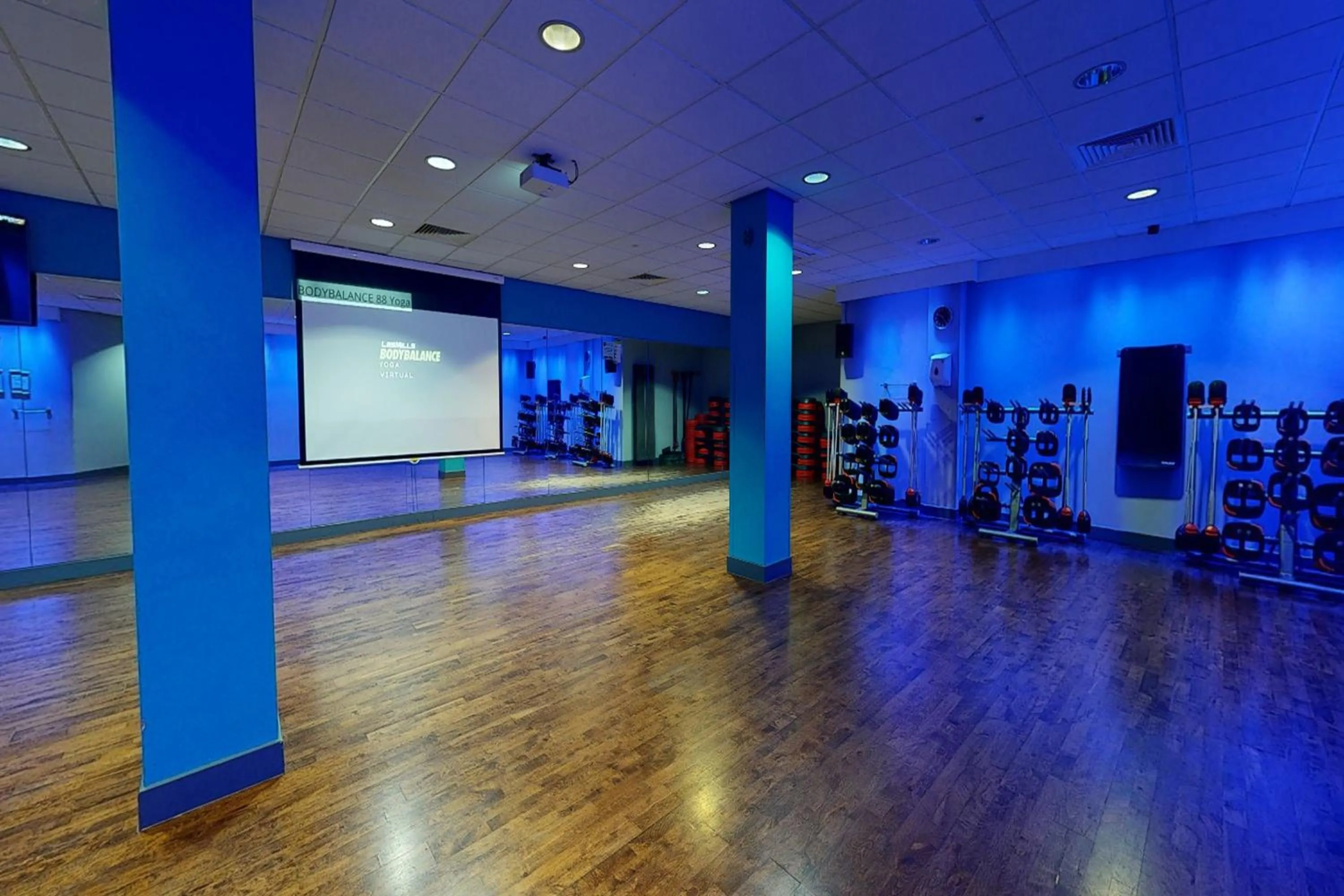 Fitness centre/facilities in Village Hotel Swindon