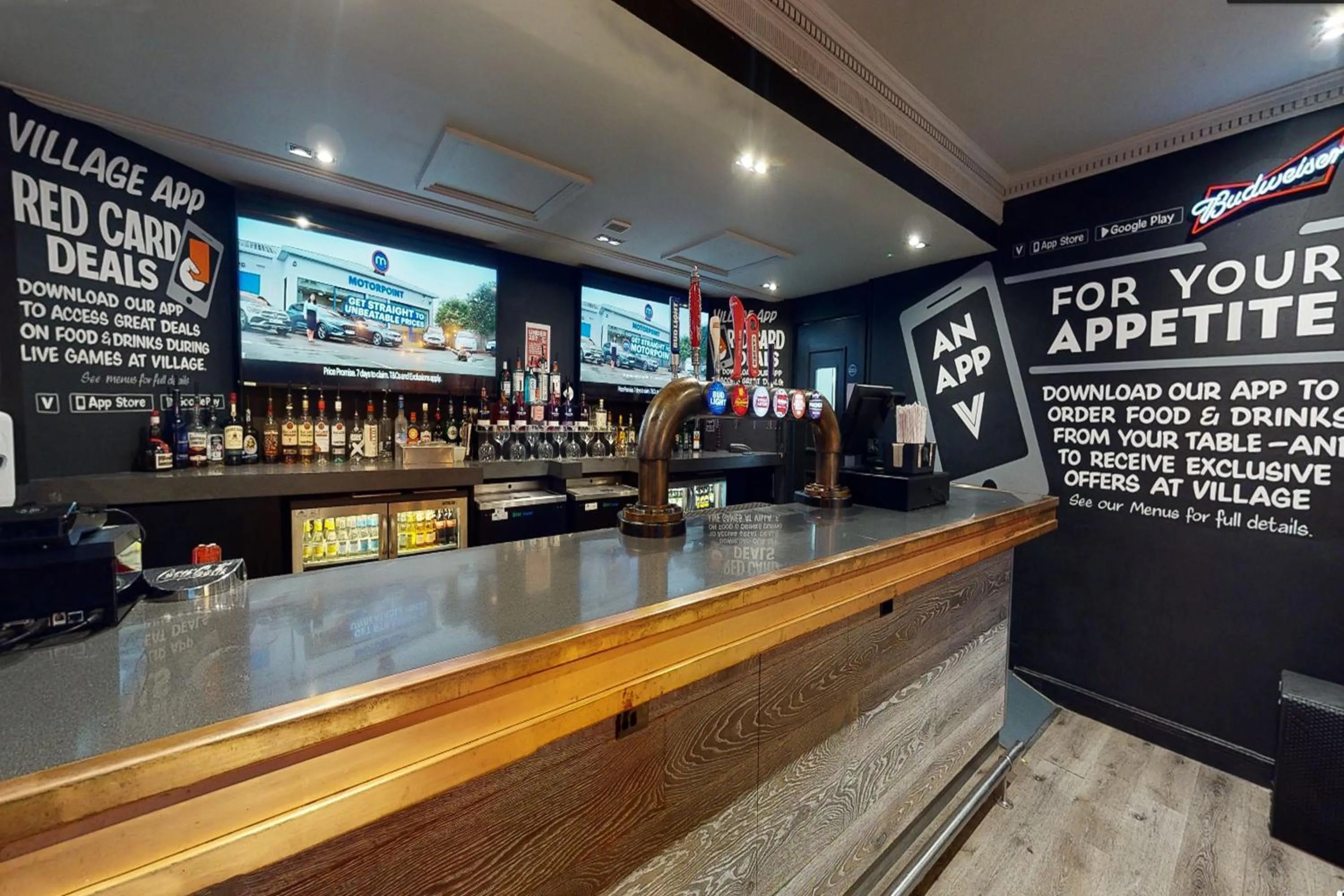 Lounge or bar in Village Hotel Swindon