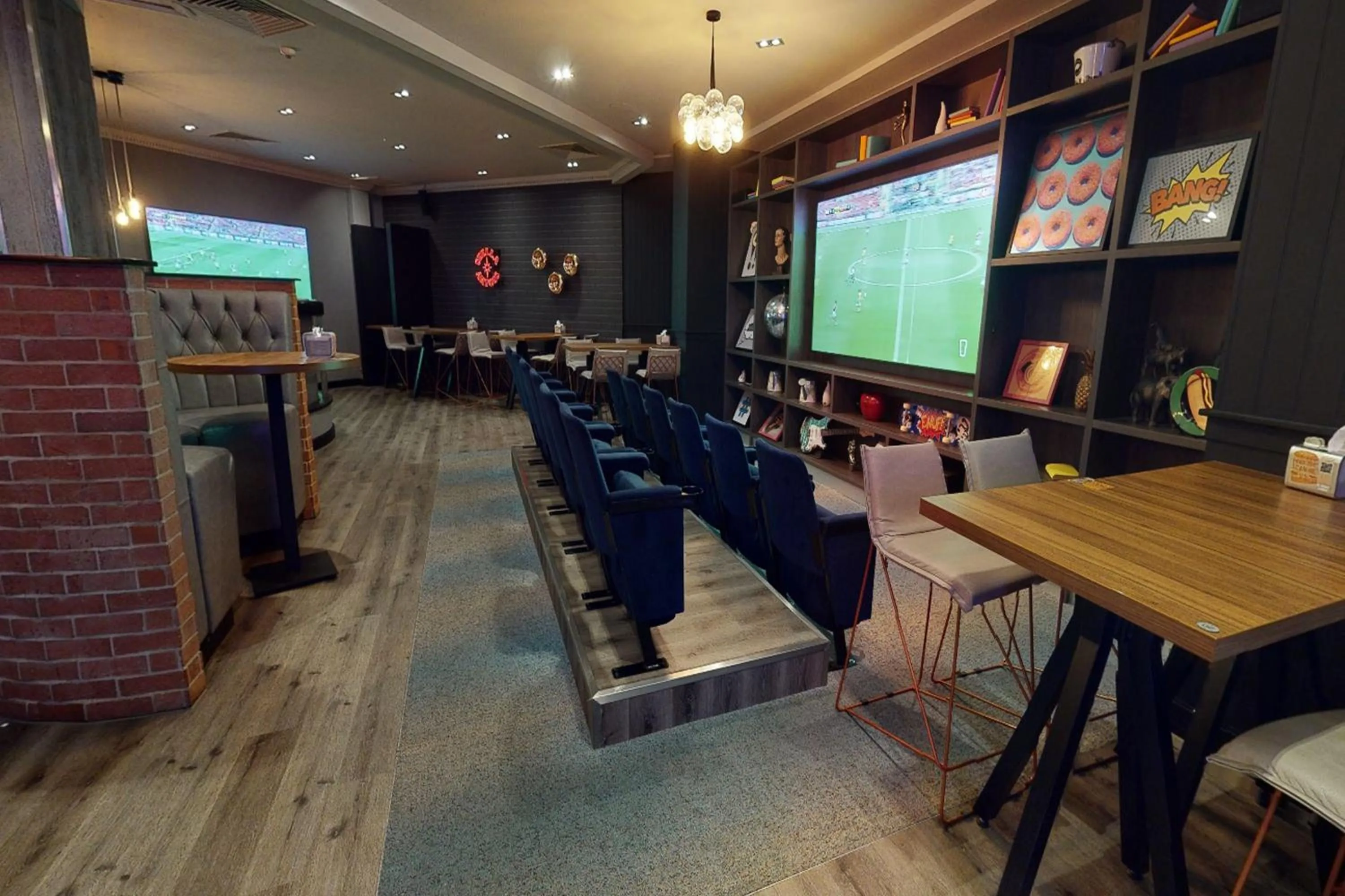 Restaurant/places to eat in Village Hotel Swindon