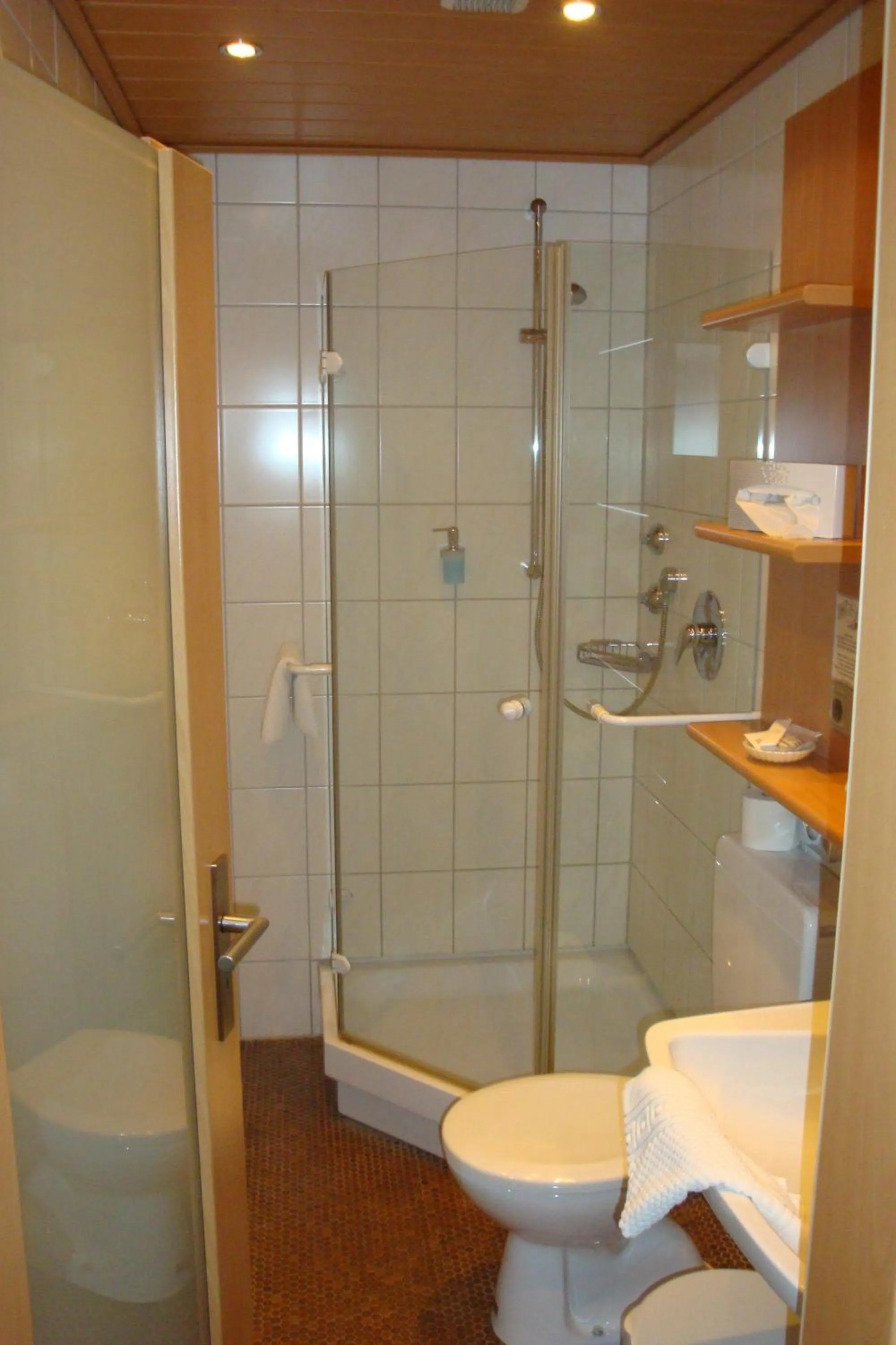 Bathroom in Hotel Restaurant zur Windmühle