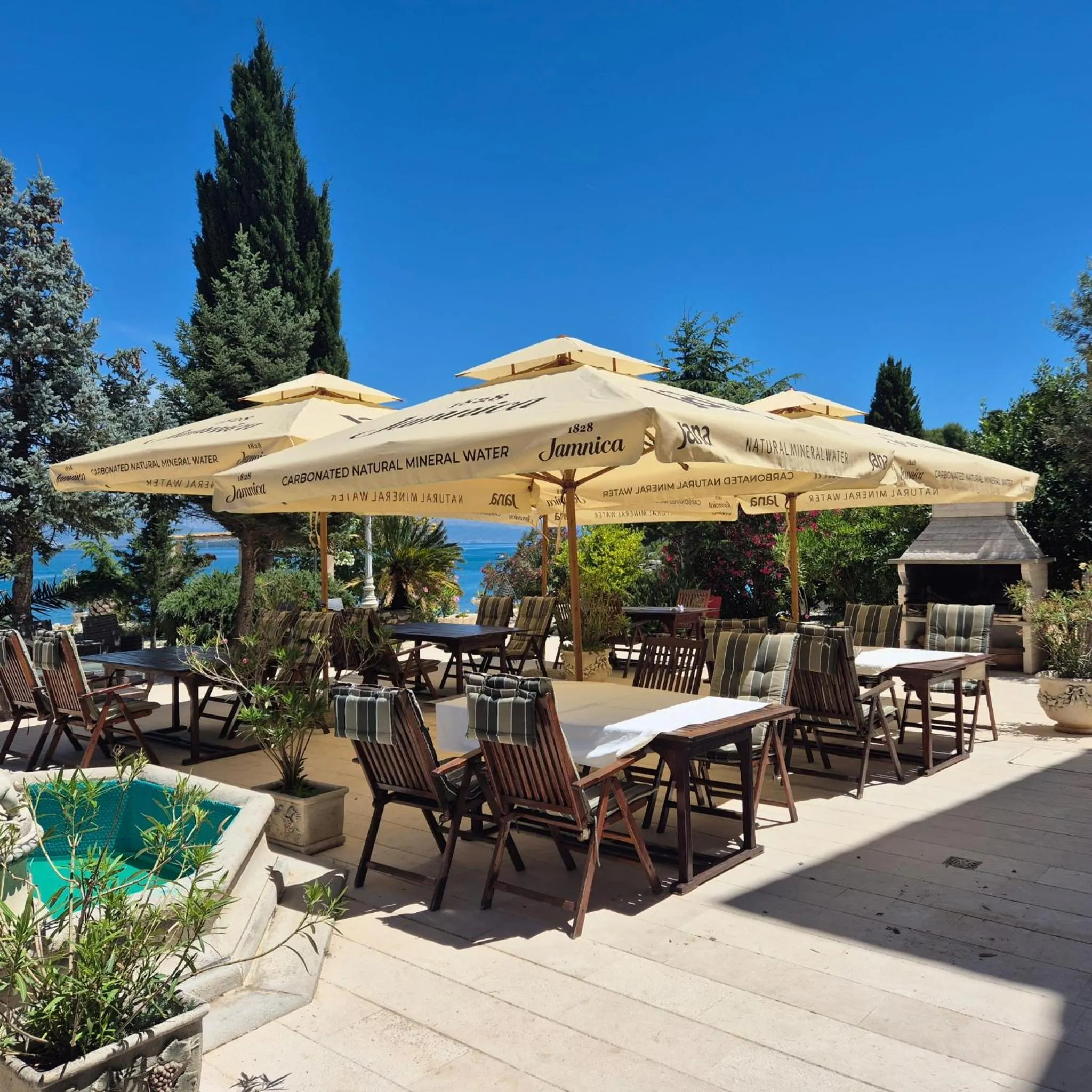 Restaurant/places to eat in Hotel Marco Polo