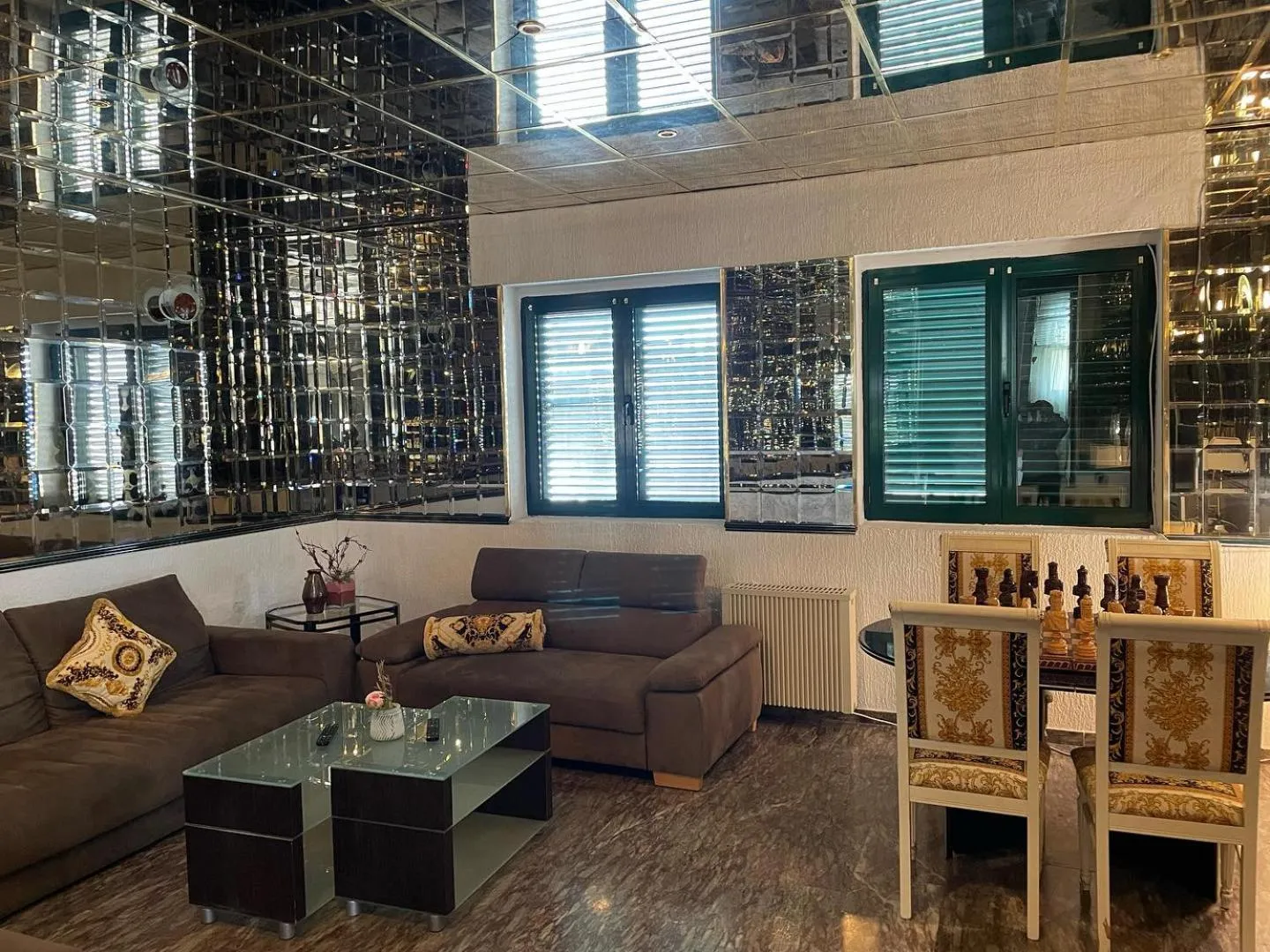 Communal lounge/ TV room in Hotel Marco Polo