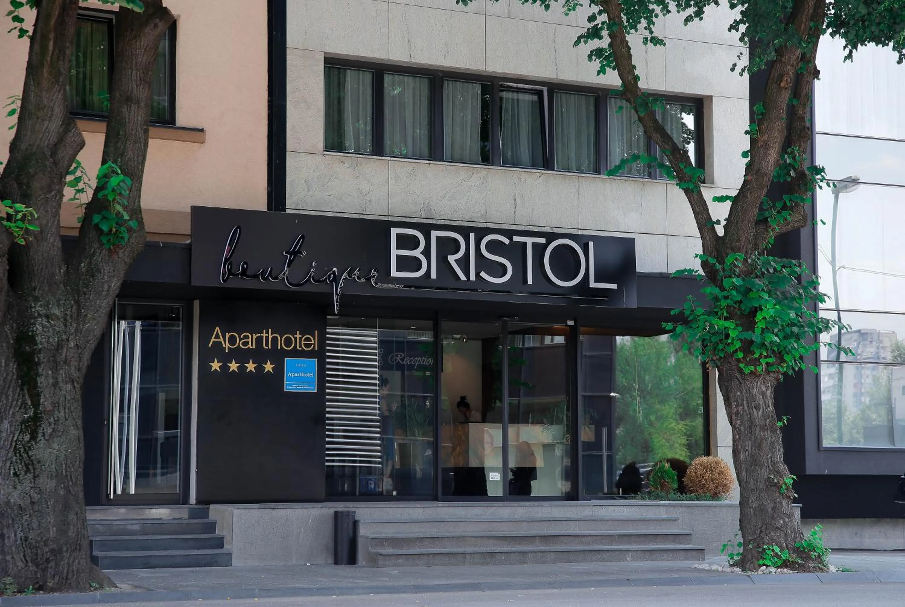 Area and facilities in Hotel Boutique Bristol