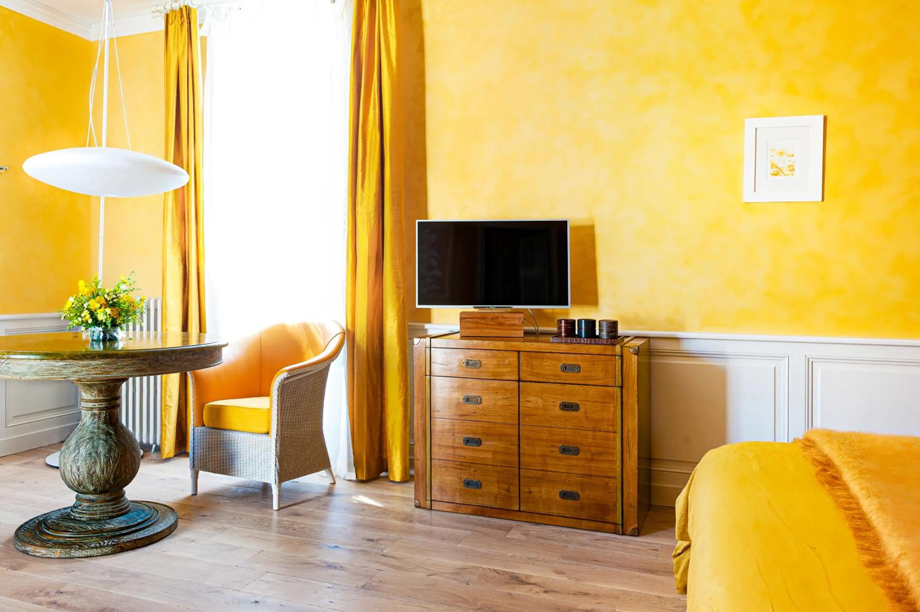 TV and multimedia in Chambres d'Hôtes Eden Ouest
