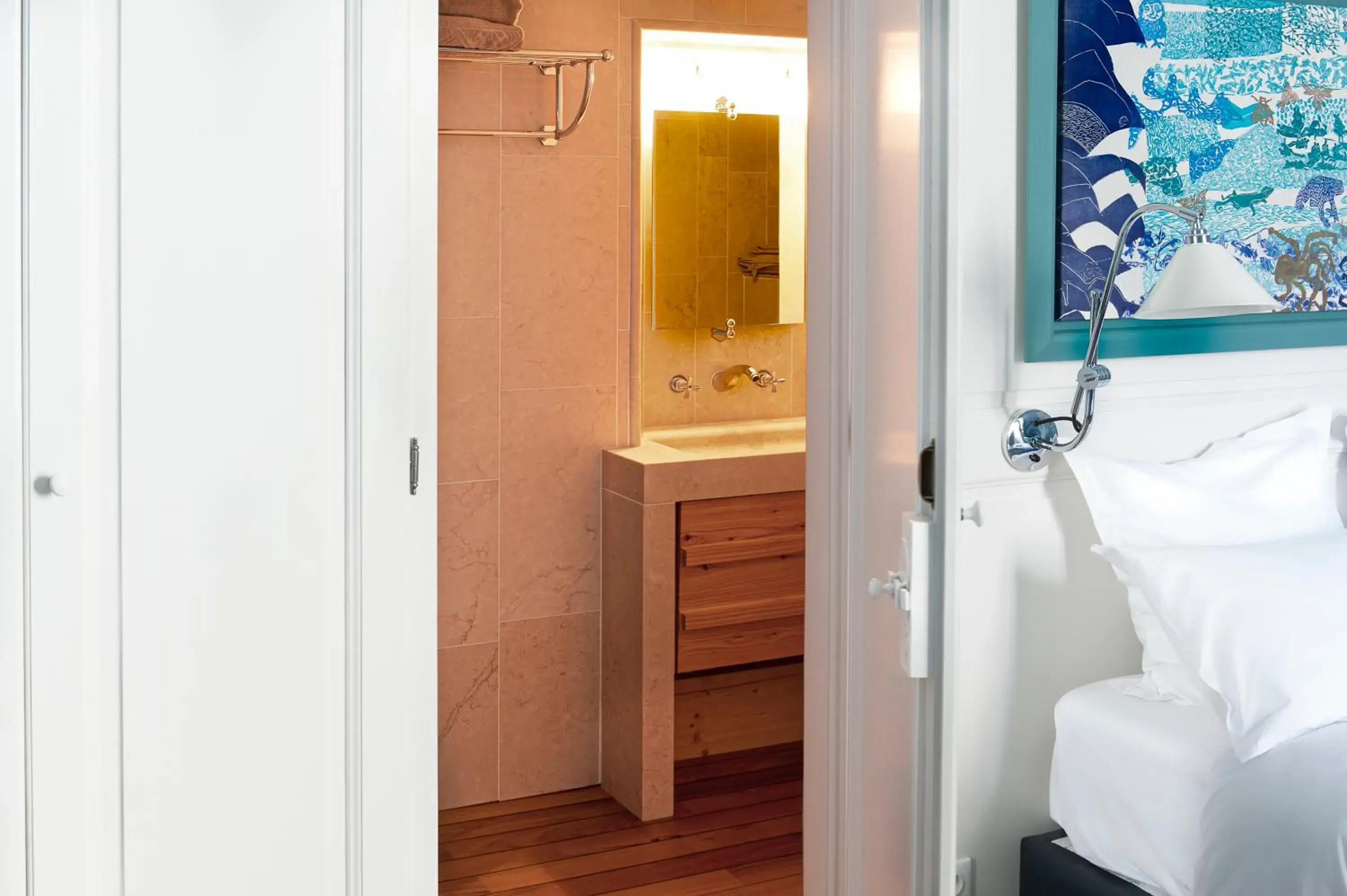 Blue Twin/Double Room in Chambres d'Hôtes Eden Ouest Blue Twin/Double Room in Chambres d'Hôtes Eden Ouest