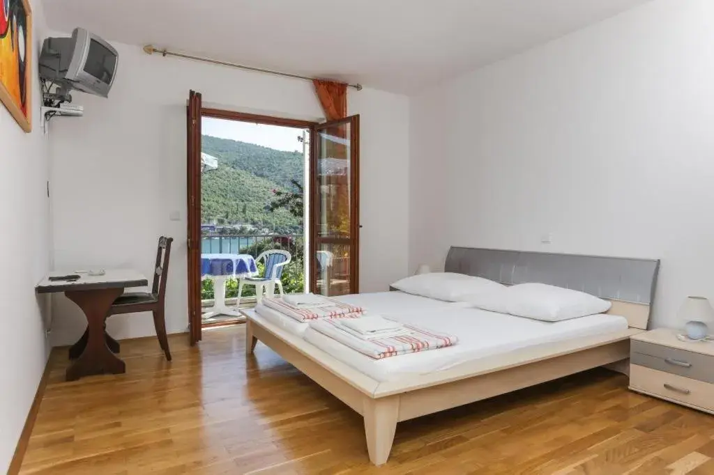 Bedroom, Bed in Villa Celenca