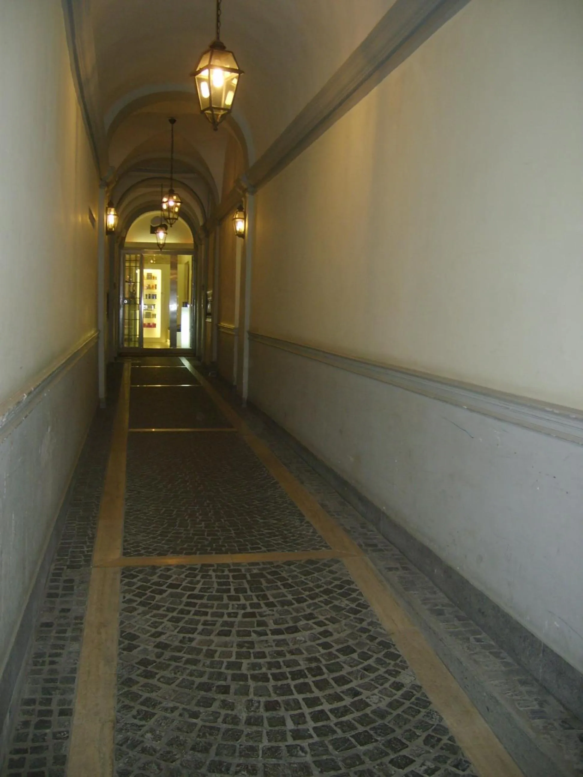 Inner courtyard view in Suites Rome