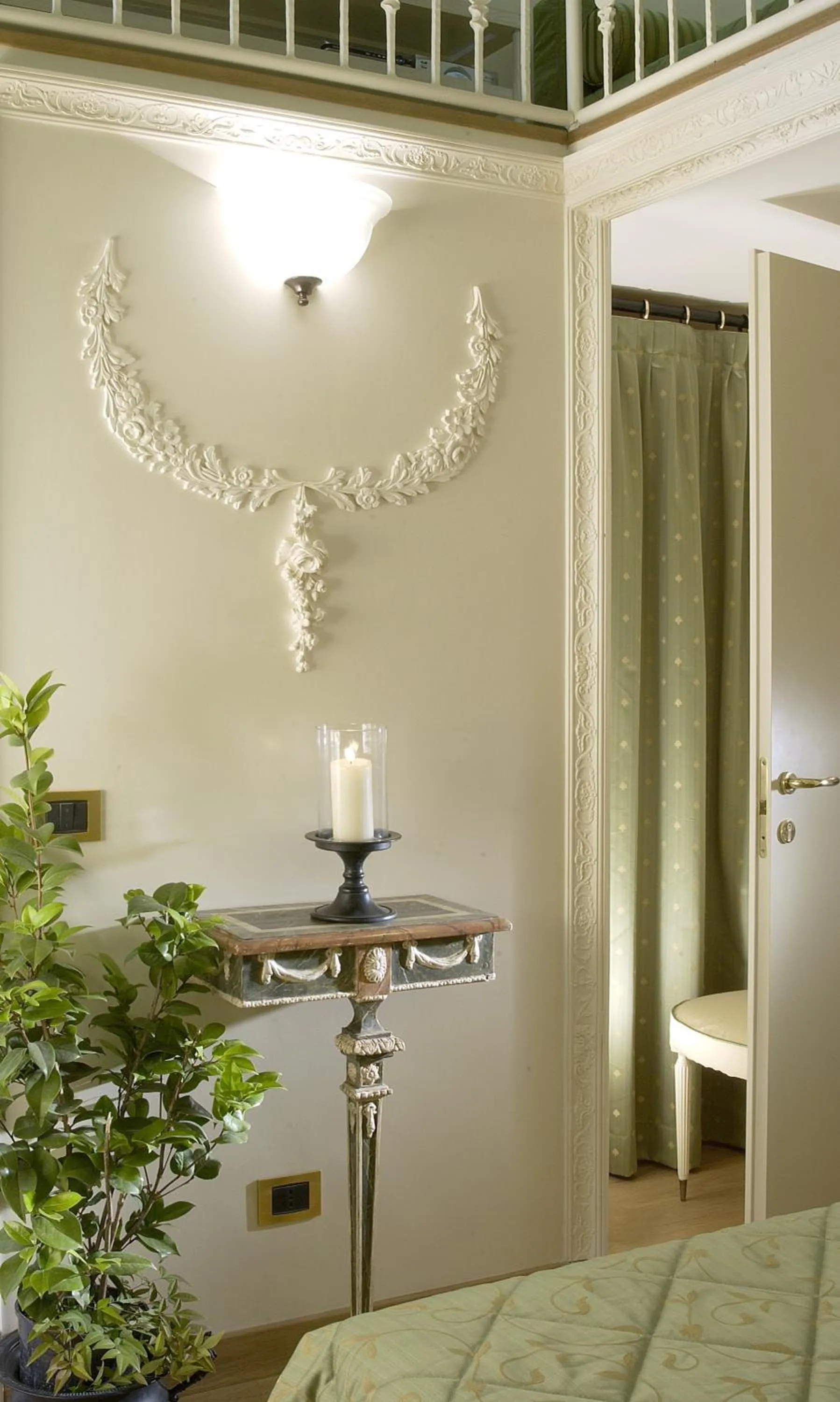 Decorative detail in Suites Rome