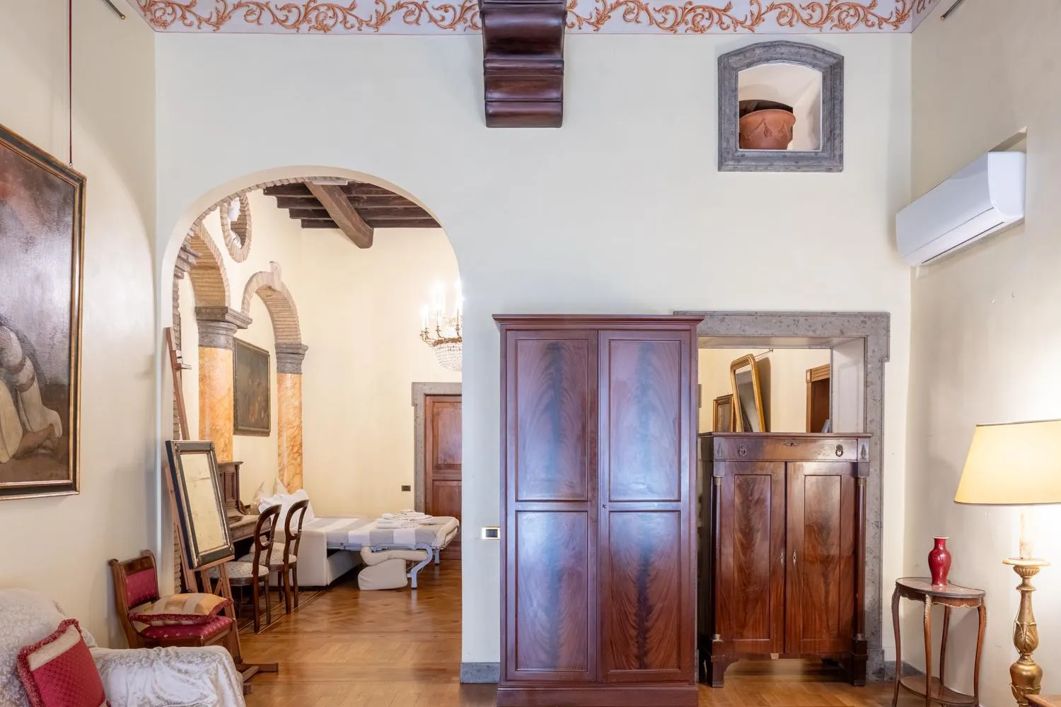 Bedroom, Bed in Suites Rome