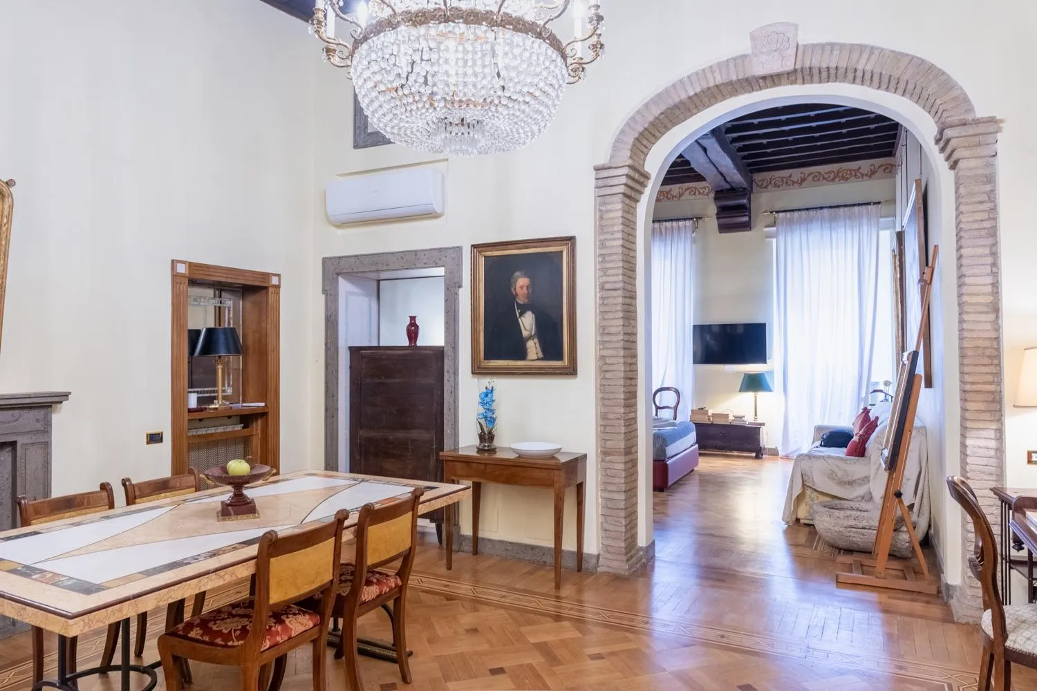 Living room in Suites Rome