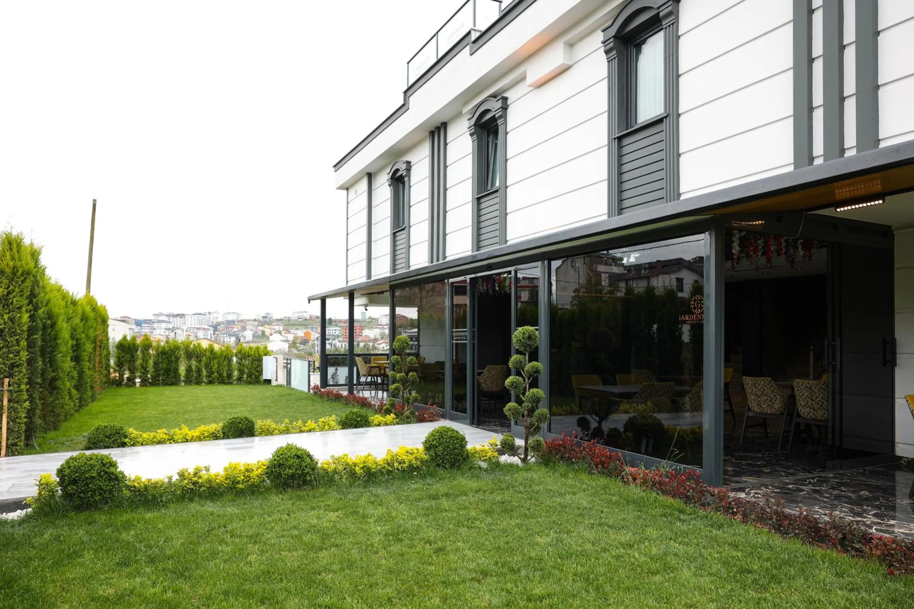 Garden in Gardenmode Airport Hotel