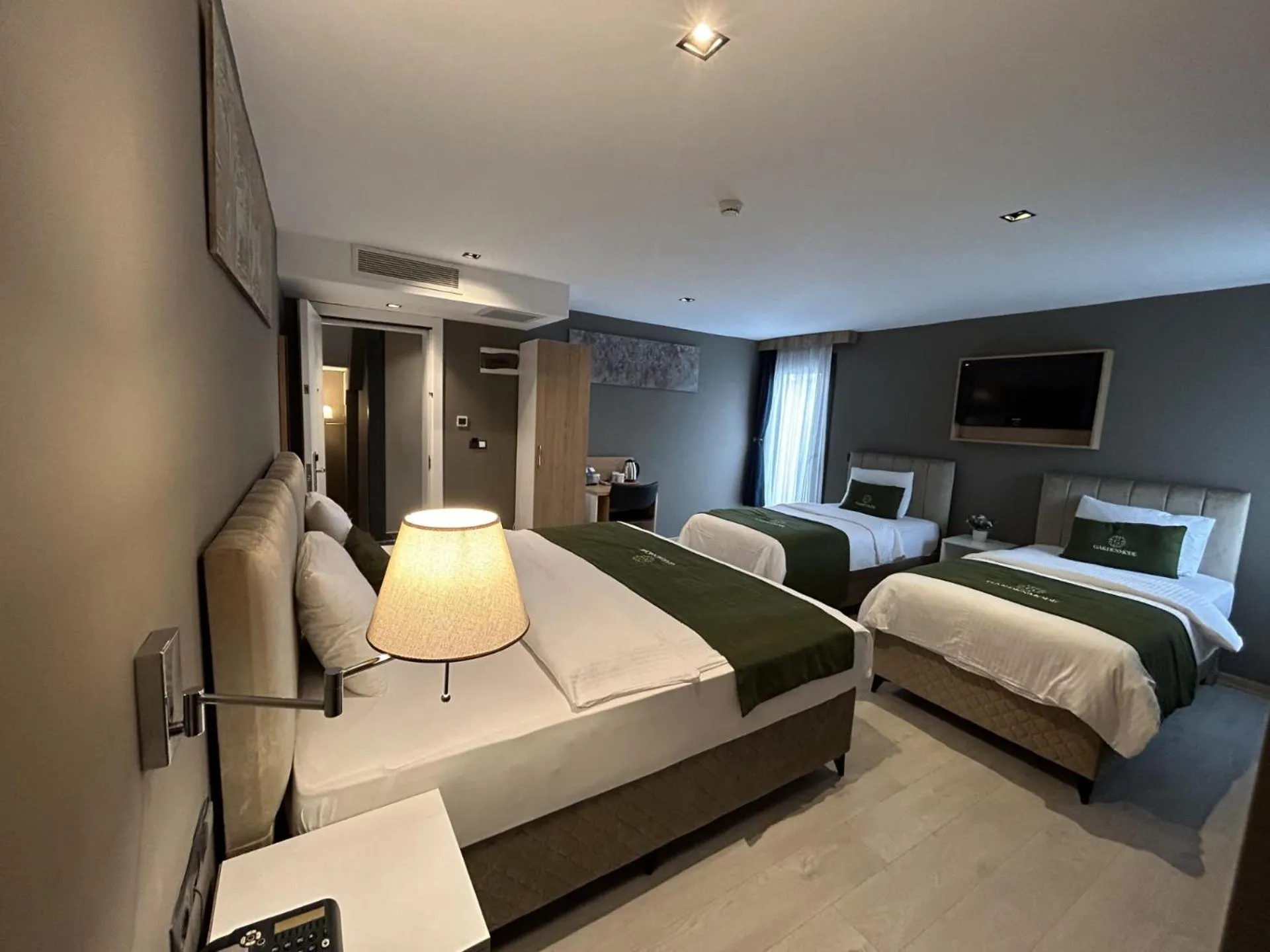 Bed in Gardenmode Airport Hotel