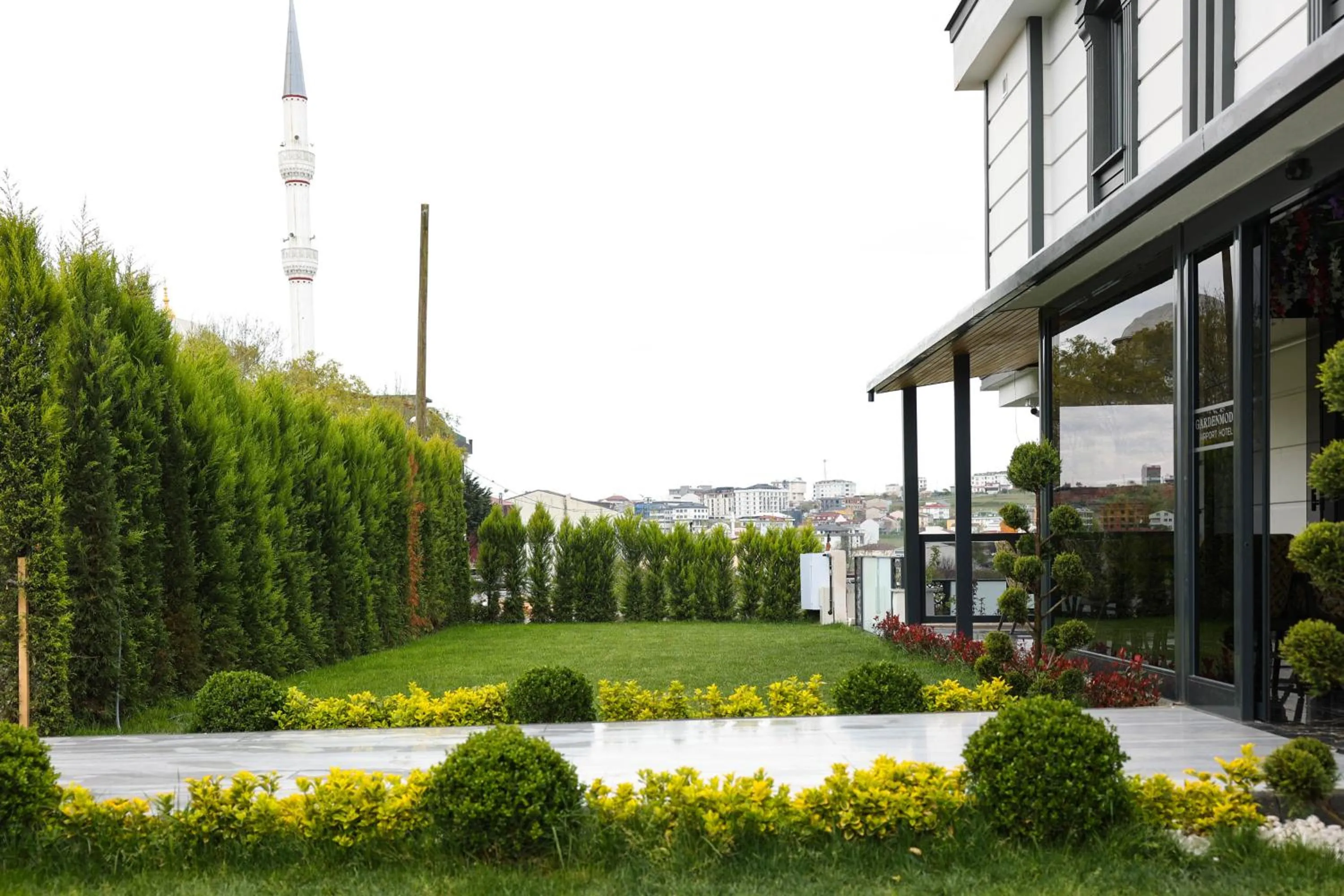 Garden in Gardenmode Airport Hotel