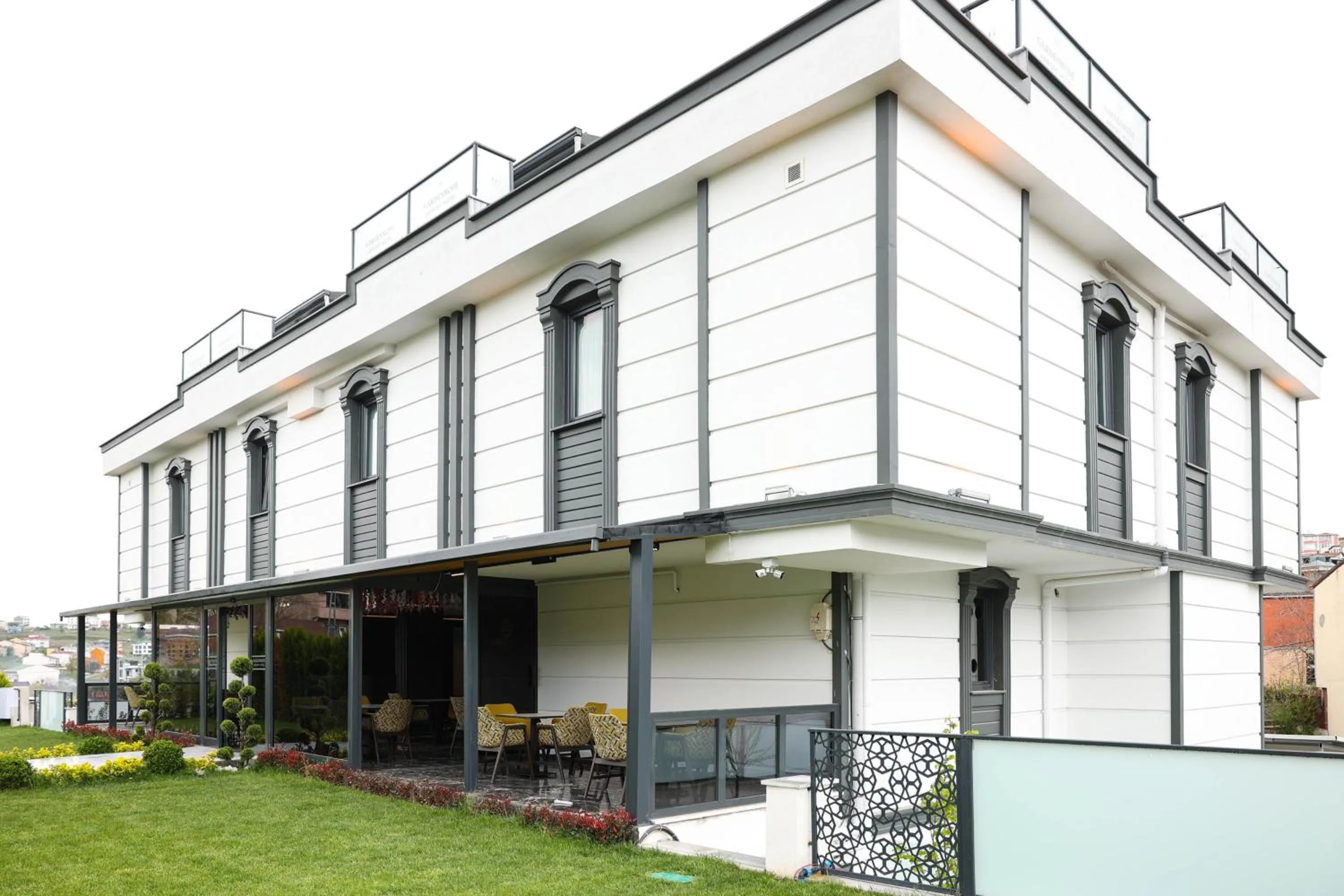 Facade/entrance in Gardenmode Airport Hotel
