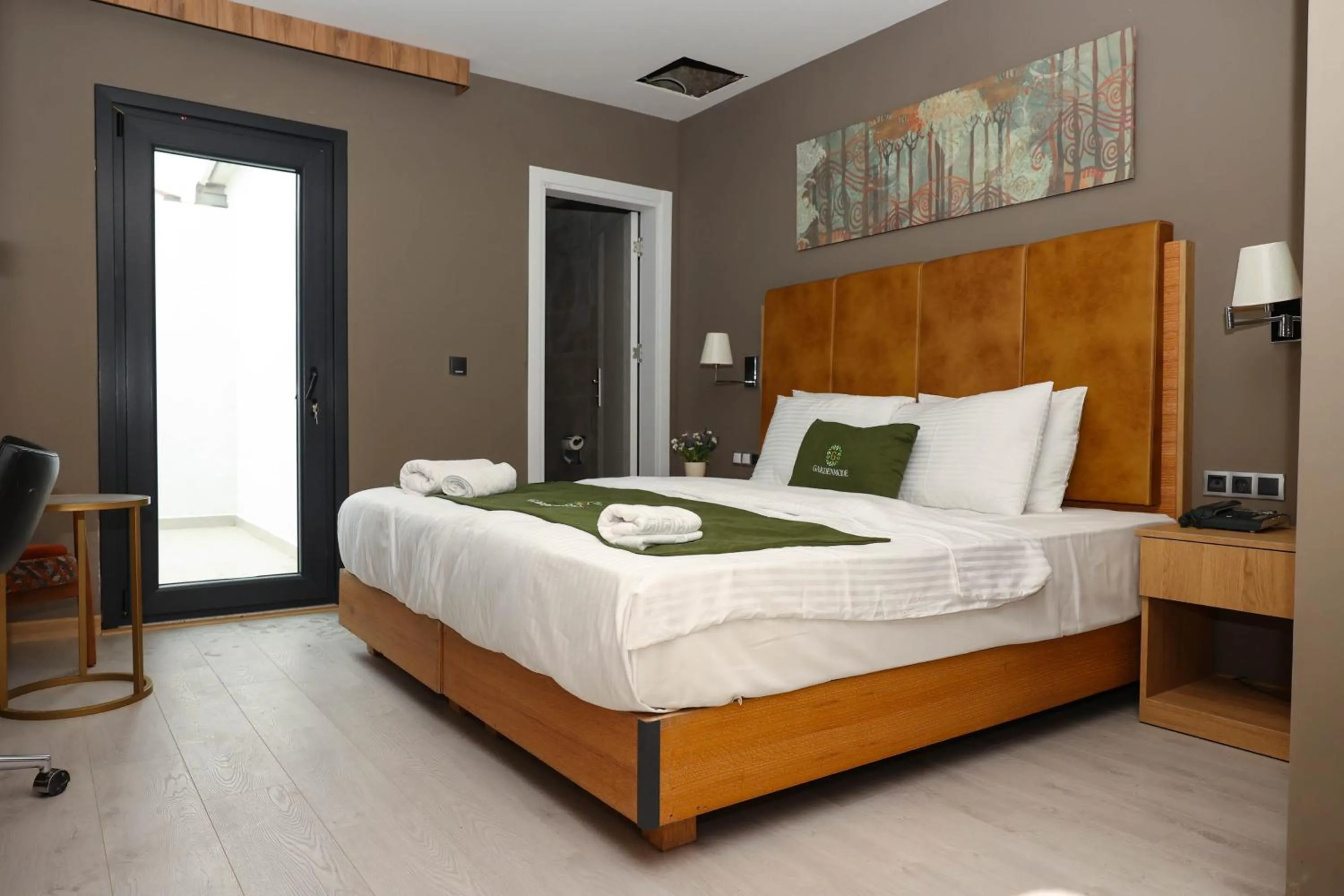 Bed in Gardenmode Airport Hotel