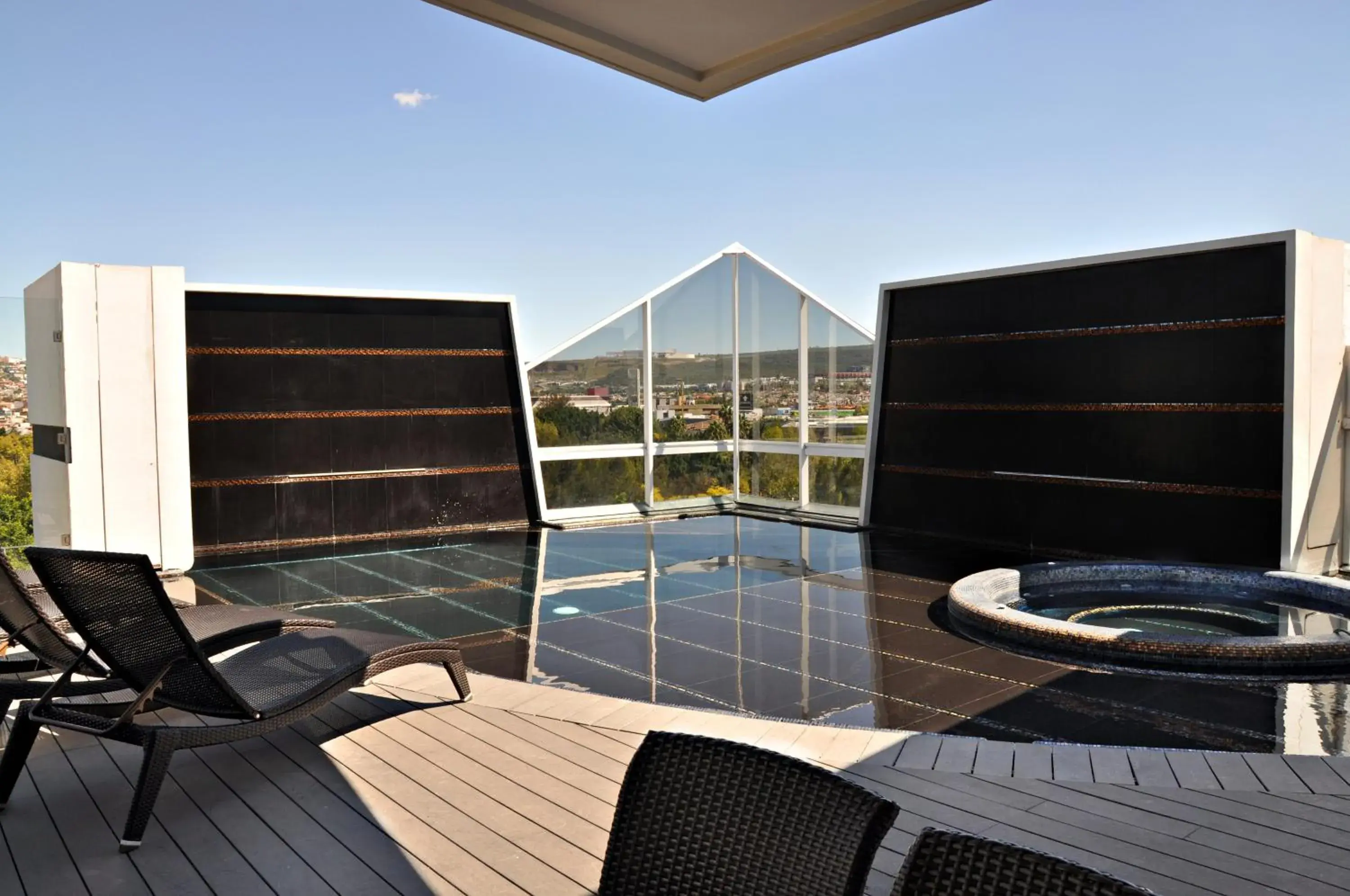 Swimming pool in Hotel Real Alameda de Queretaro Swimming pool in Hotel Real Alameda de Queretaro