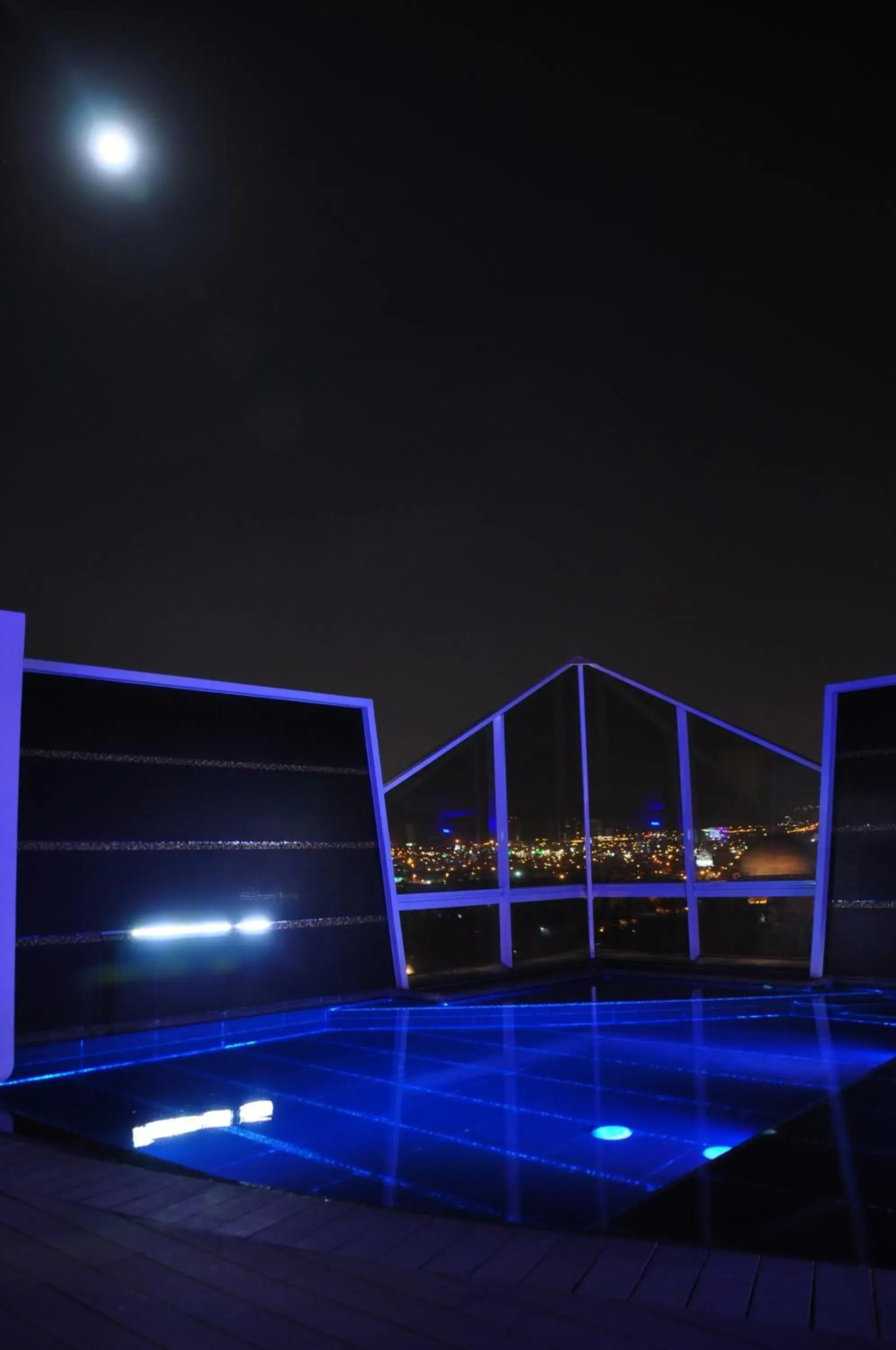 Swimming pool in Hotel Real Alameda de Queretaro Swimming pool in Hotel Real Alameda de Queretaro